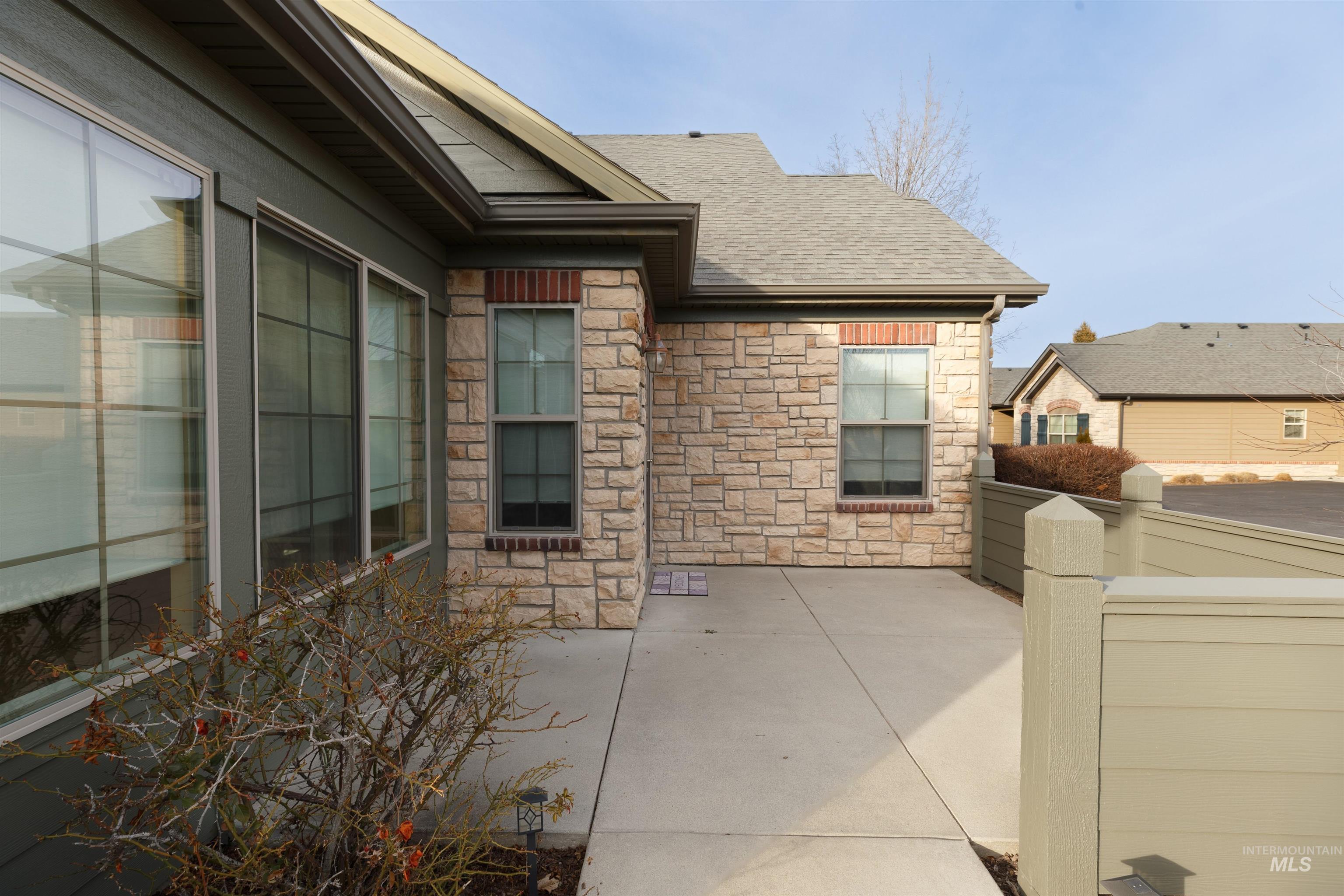 2858 N Cloverdale Rd, Boise, Idaho 83713, 2 Bedrooms, 2 Bathrooms, Residential For Sale, Price $450,000, 98975702