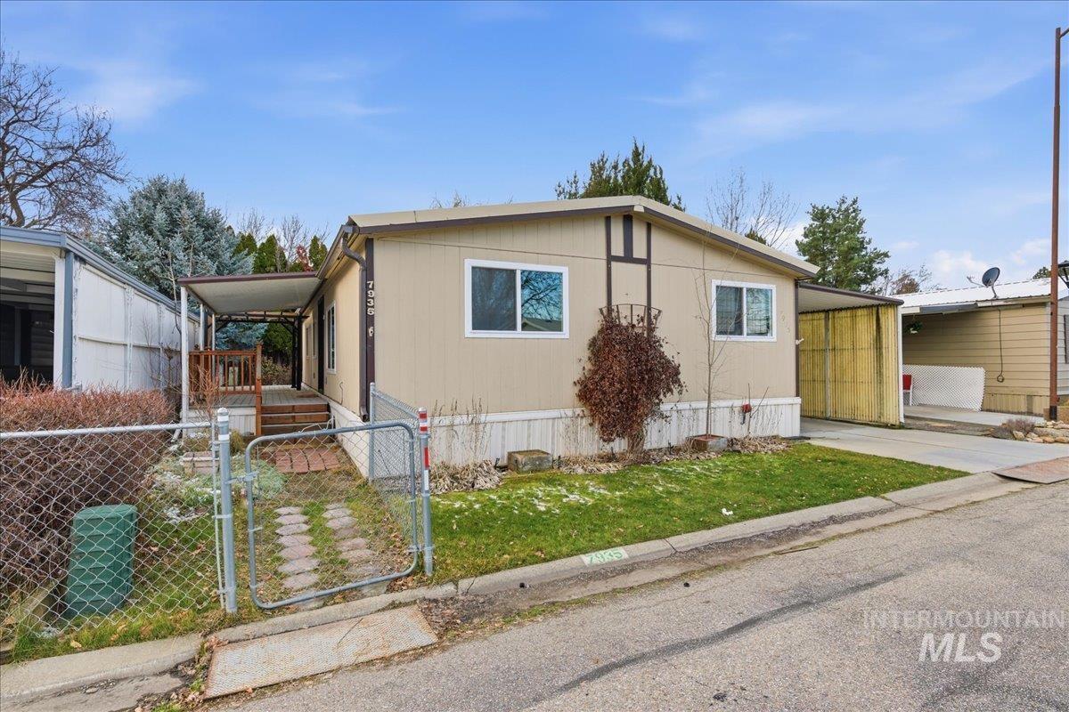 7935 W Appomattox Lane, Boise, Idaho 83714, 3 Bedrooms, 2 Bathrooms, Residential For Sale, Price $115,000, 98975707