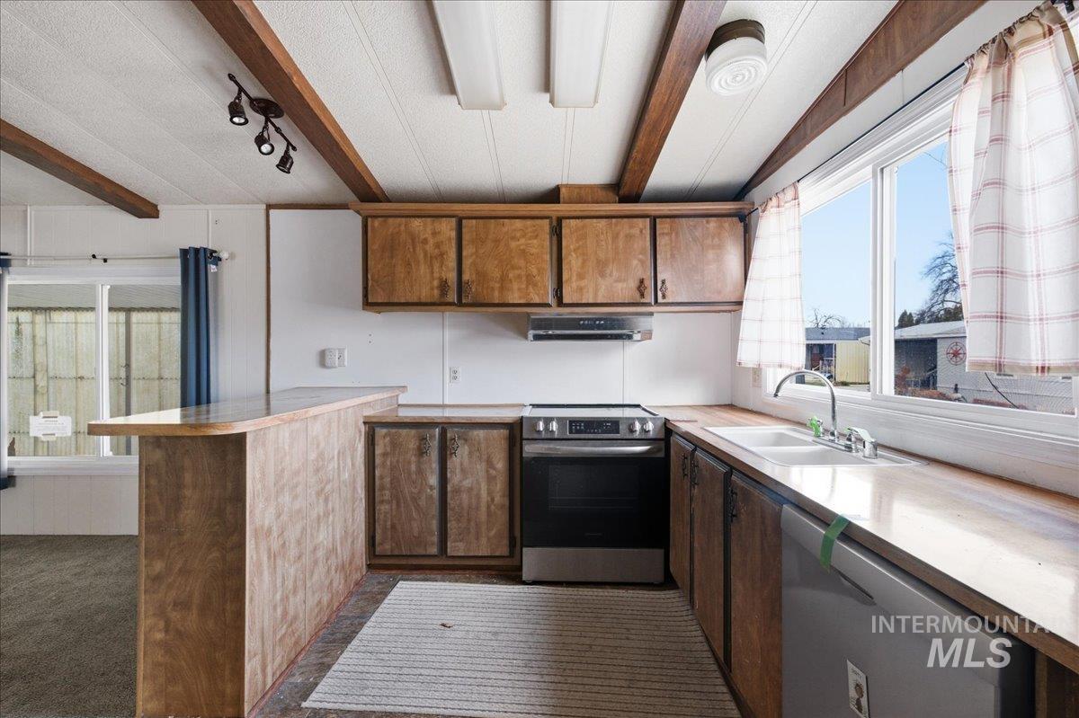 7935 W Appomattox Lane, Boise, Idaho 83714, 3 Bedrooms, 2 Bathrooms, Residential For Sale, Price $115,000, 98975707