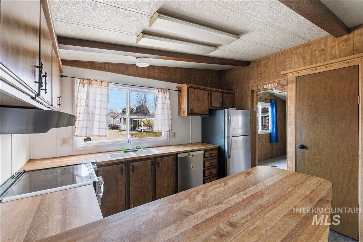 7935 W Appomattox Lane, Boise, Idaho 83714, 3 Bedrooms, 2 Bathrooms, Residential For Sale, Price $115,000, 98975707