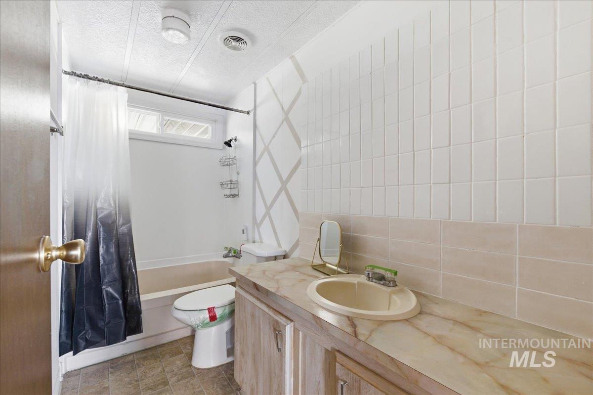 7935 W Appomattox Lane, Boise, Idaho 83714, 3 Bedrooms, 2 Bathrooms, Residential For Sale, Price $115,000, 98975707