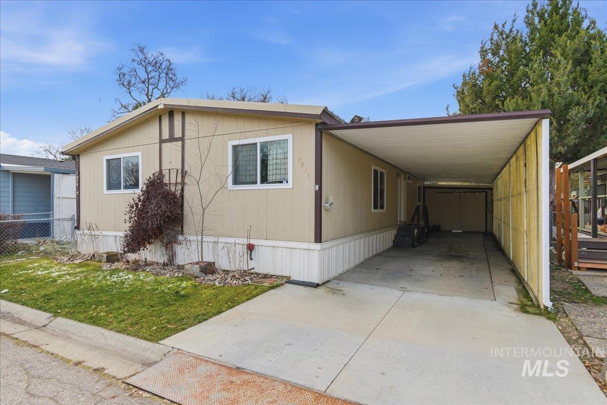 7935 W Appomattox Lane, Boise, Idaho 83714, 3 Bedrooms, 2 Bathrooms, Residential For Sale, Price $115,000, 98975707
