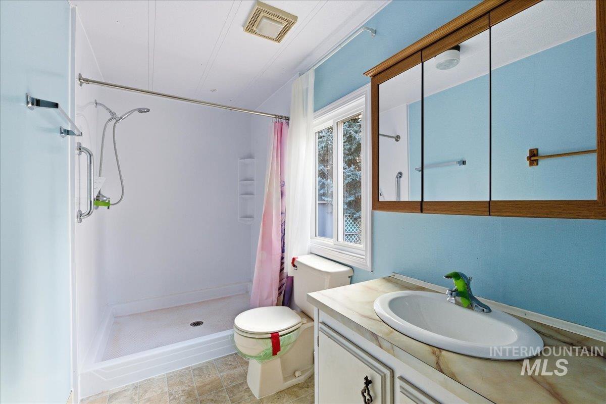 7935 W Appomattox Lane, Boise, Idaho 83714, 3 Bedrooms, 2 Bathrooms, Residential For Sale, Price $115,000, 98975707