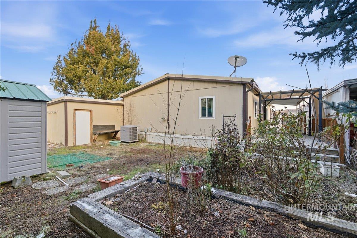 7935 W Appomattox Lane, Boise, Idaho 83714, 3 Bedrooms, 2 Bathrooms, Residential For Sale, Price $115,000, 98975707