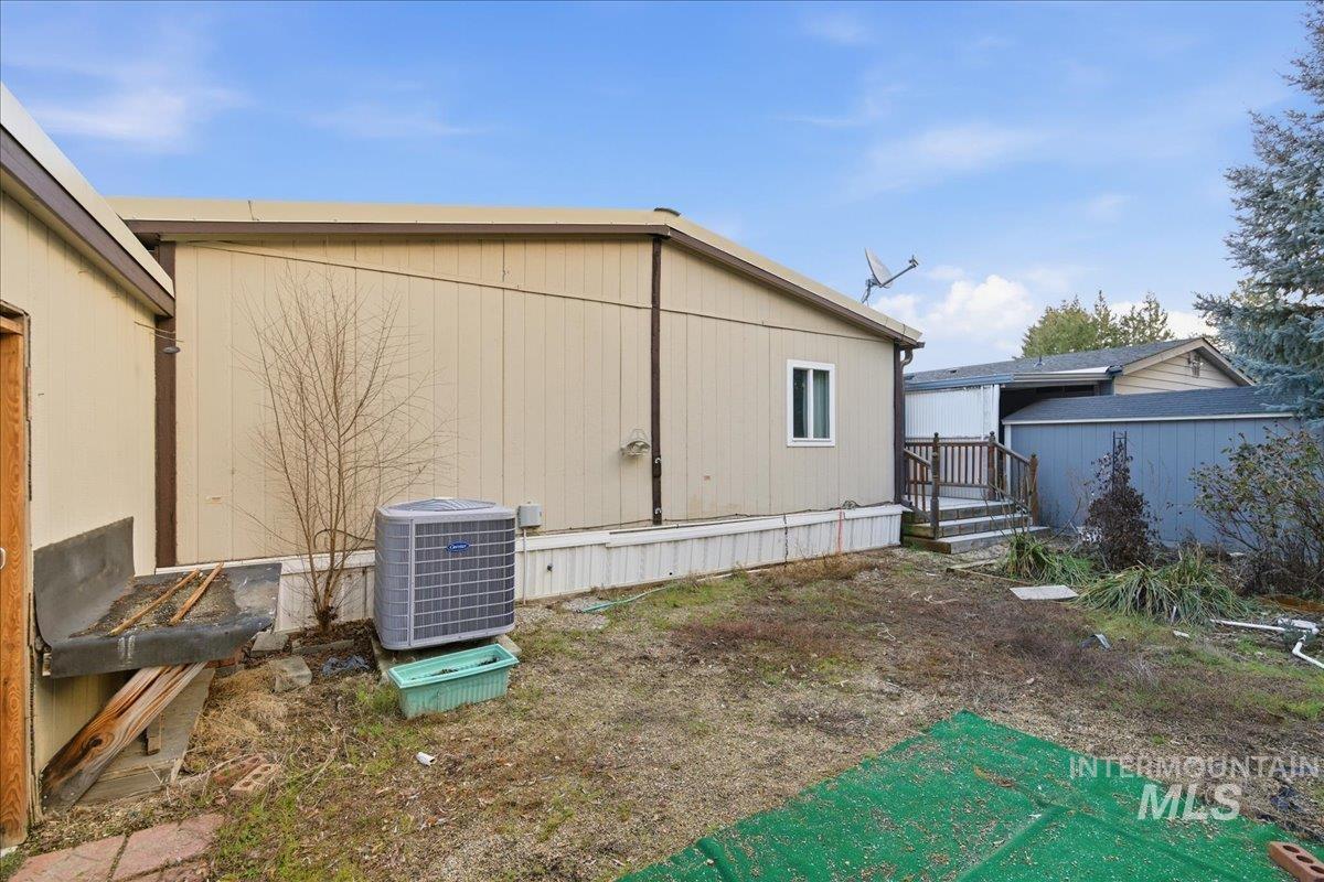 7935 W Appomattox Lane, Boise, Idaho 83714, 3 Bedrooms, 2 Bathrooms, Residential For Sale, Price $115,000, 98975707