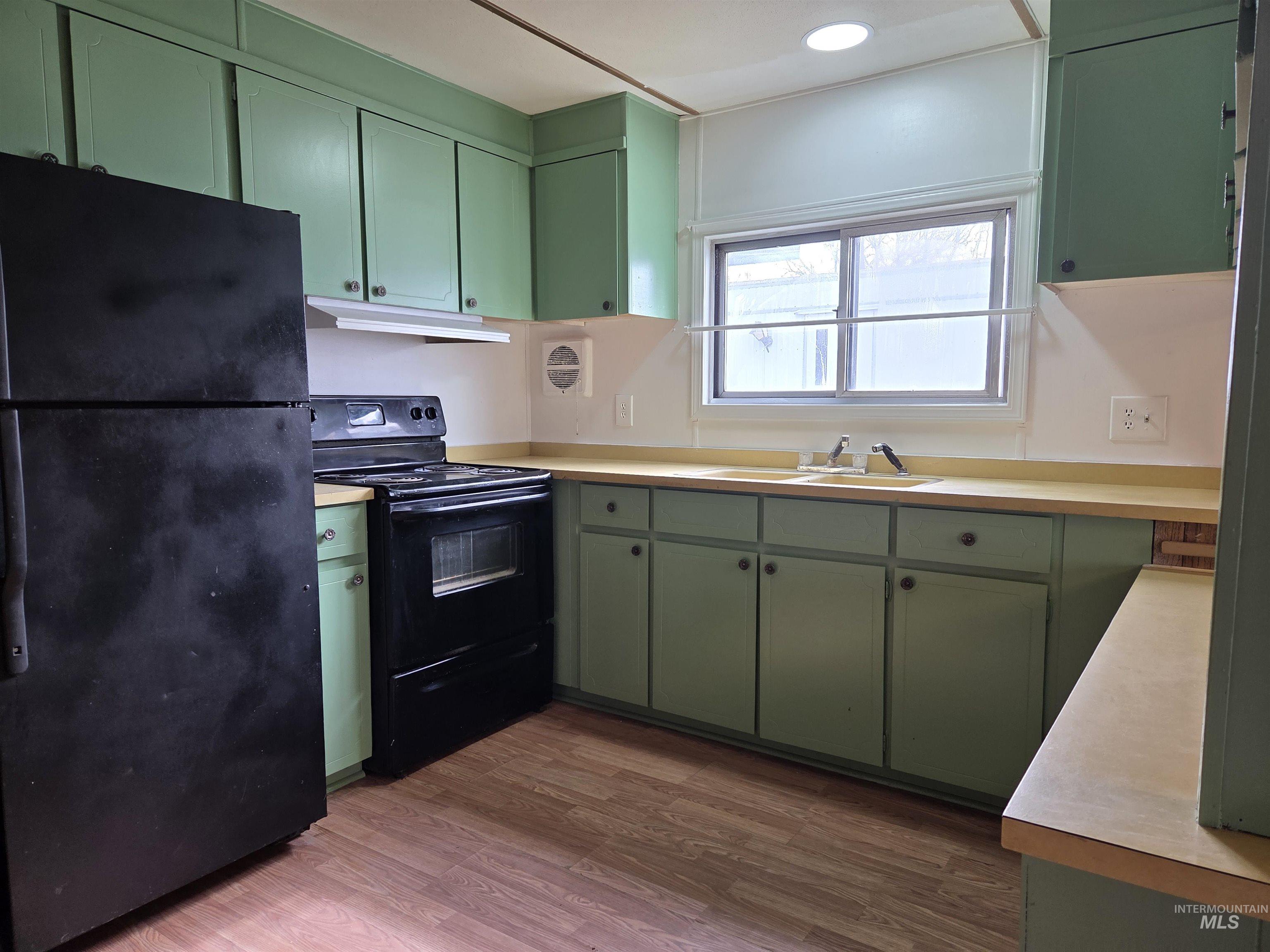 604 N Locust, Kuna, Idaho 83634, 3 Bedrooms, 1 Bathroom, Residential For Sale, Price $295,000, 98975711