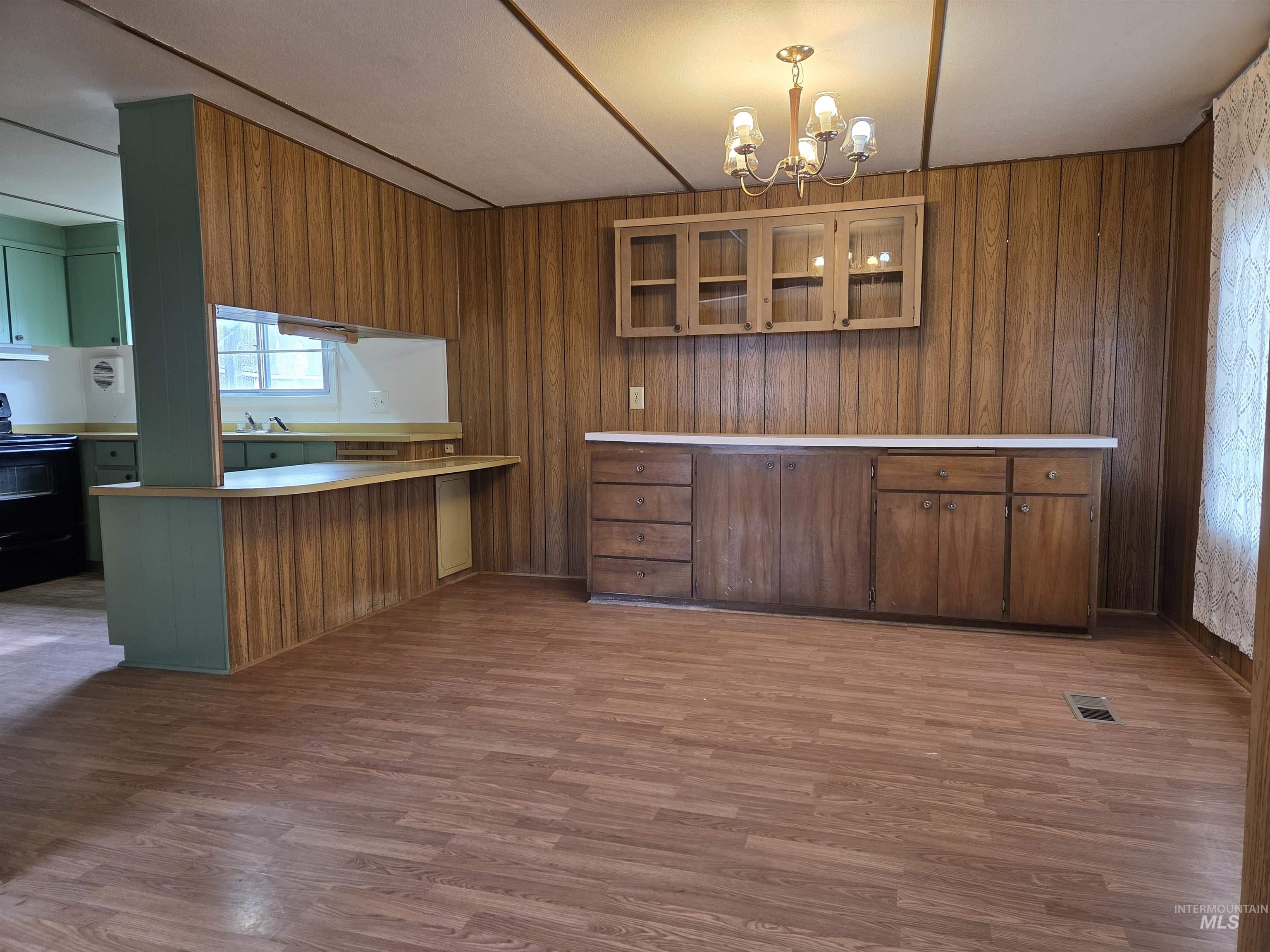 604 N Locust, Kuna, Idaho 83634, 3 Bedrooms, 1 Bathroom, Residential For Sale, Price $295,000, 98975711