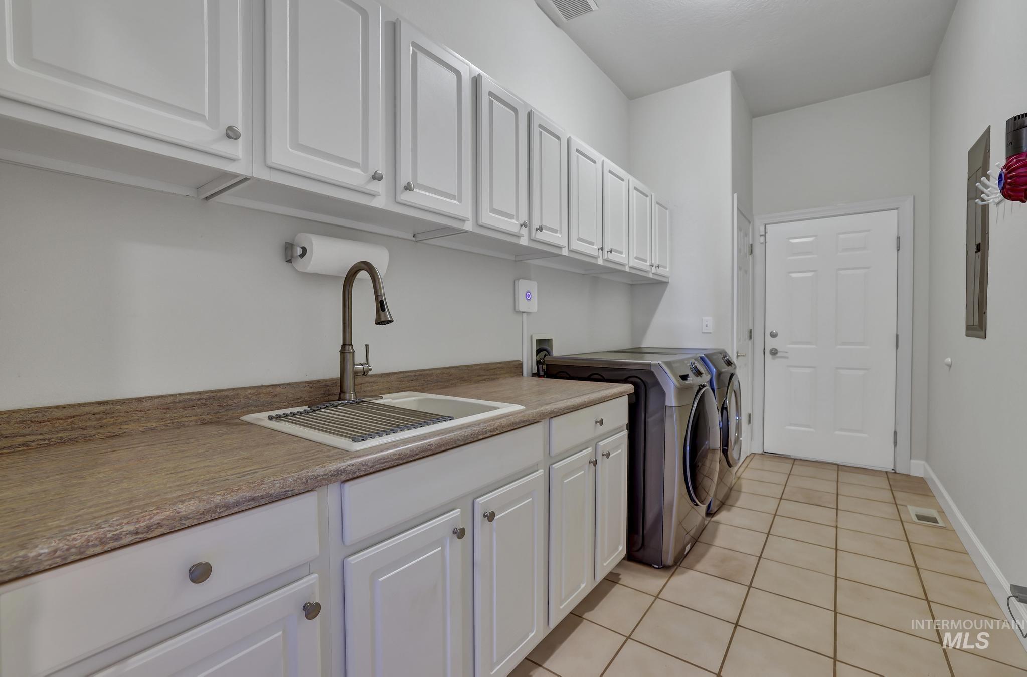 1965 Candleridge dr, Twin Falls, Idaho 83301, 3 Bedrooms, 2.5 Bathrooms, Residential For Sale, Price $865,000,MLS 98975718