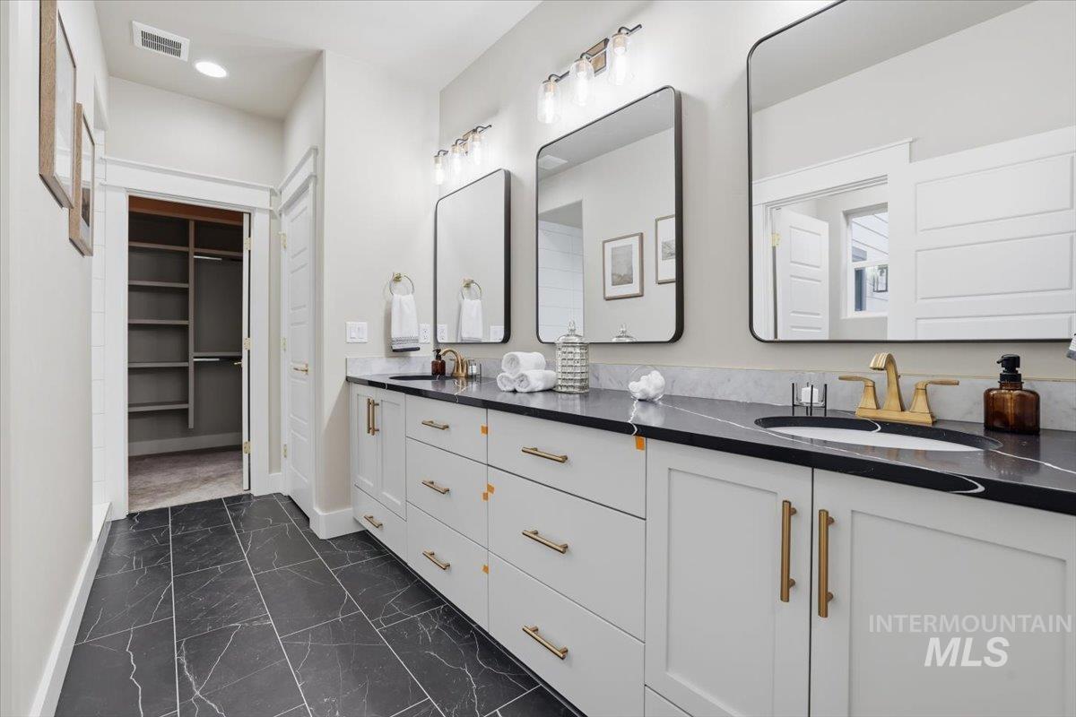 2654 Soulen Dr, Emmett, Idaho 83617, 3 Bedrooms, 2 Bathrooms, Residential For Sale, Price $559,900,MLS 98975722