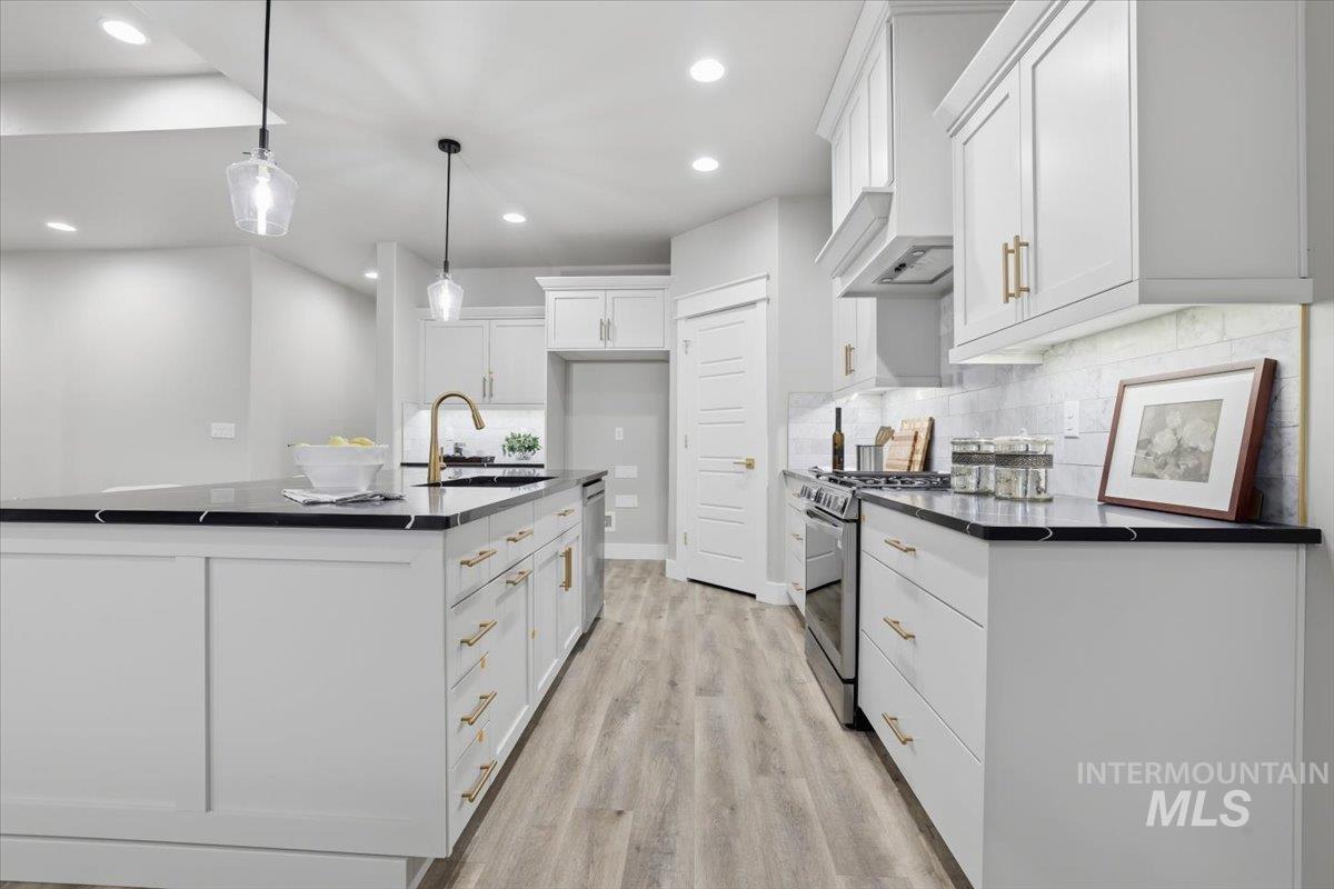 2654 Soulen Dr, Emmett, Idaho 83617, 3 Bedrooms, 2 Bathrooms, Residential For Sale, Price $559,900,MLS 98975722