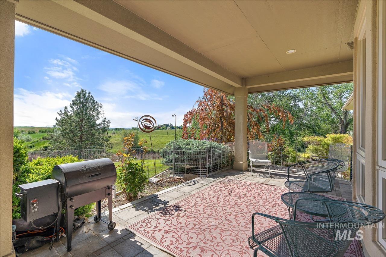 4532 Oak Road, Ontario, Oregon 97914, 4 Bedrooms, 2.5 Bathrooms, Residential For Sale, Price $1,549,000,MLS 98975726