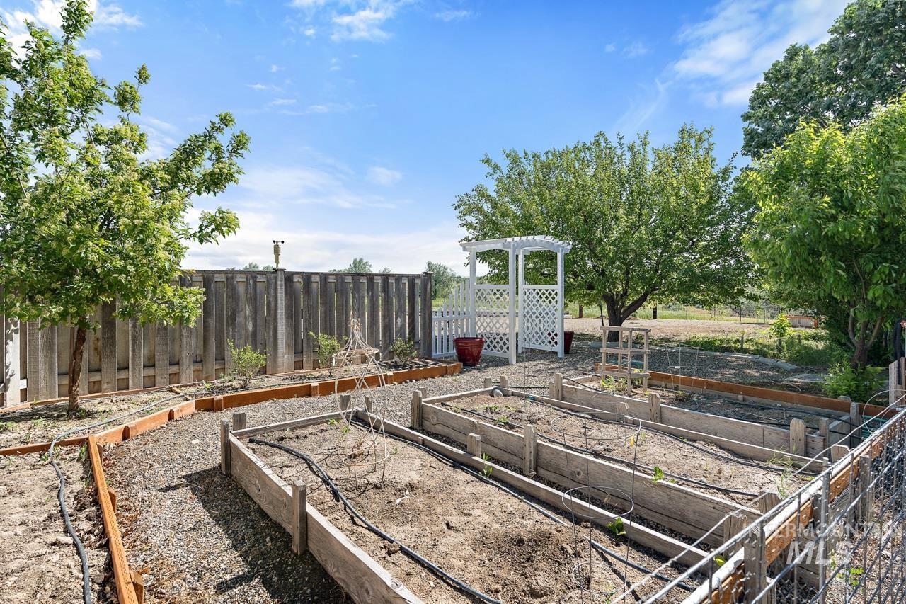 4532 Oak Road, Ontario, Oregon 97914, 4 Bedrooms, 2.5 Bathrooms, Residential For Sale, Price $1,549,000,MLS 98975726