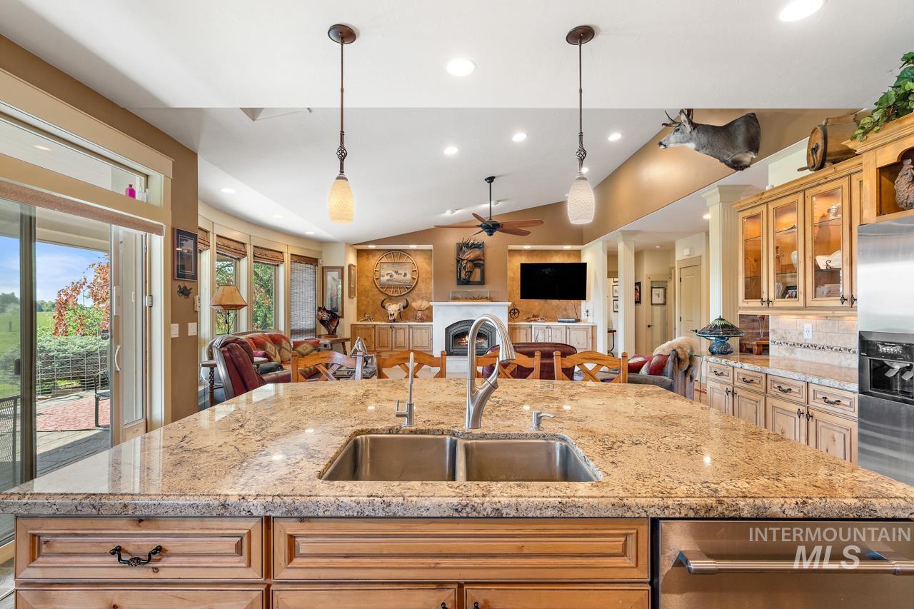 4532 Oak Road, Ontario, Oregon 97914, 4 Bedrooms, 2.5 Bathrooms, Residential For Sale, Price $1,549,000,MLS 98975726