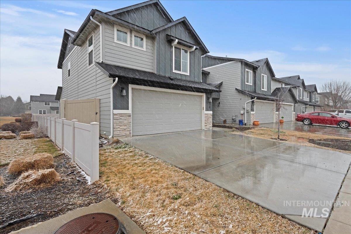 978 W Woodpine St, Meridian, Idaho 83646-6060, 3 Bedrooms, 2.5 Bathrooms, Residential For Sale, Price $384,990,MLS 98975727