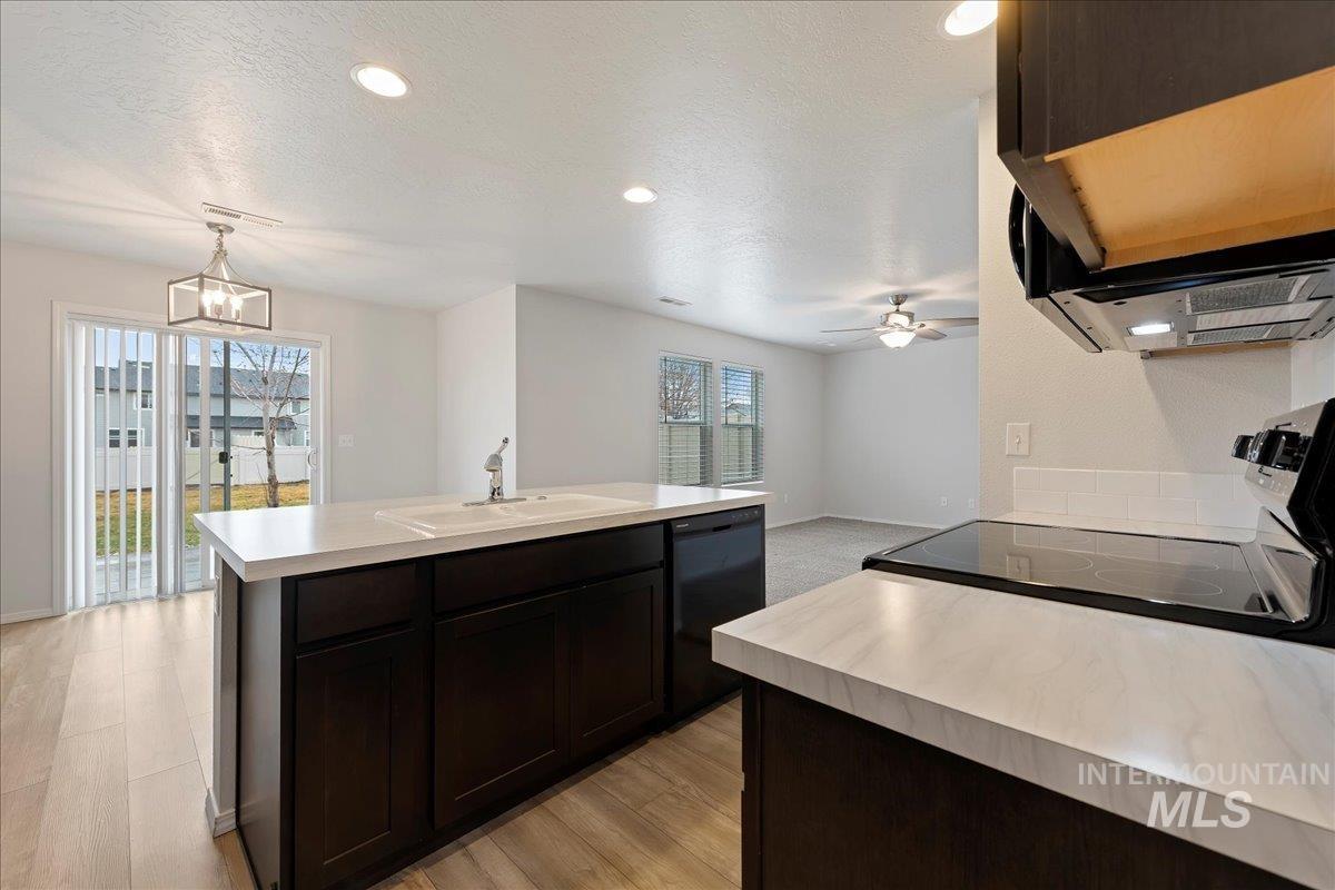 978 W Woodpine St, Meridian, Idaho 83646-6060, 3 Bedrooms, 2.5 Bathrooms, Residential For Sale, Price $384,990,MLS 98975727