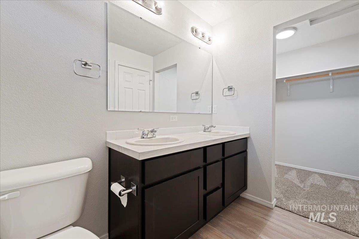 978 W Woodpine St, Meridian, Idaho 83646-6060, 3 Bedrooms, 2.5 Bathrooms, Residential For Sale, Price $384,990,MLS 98975727