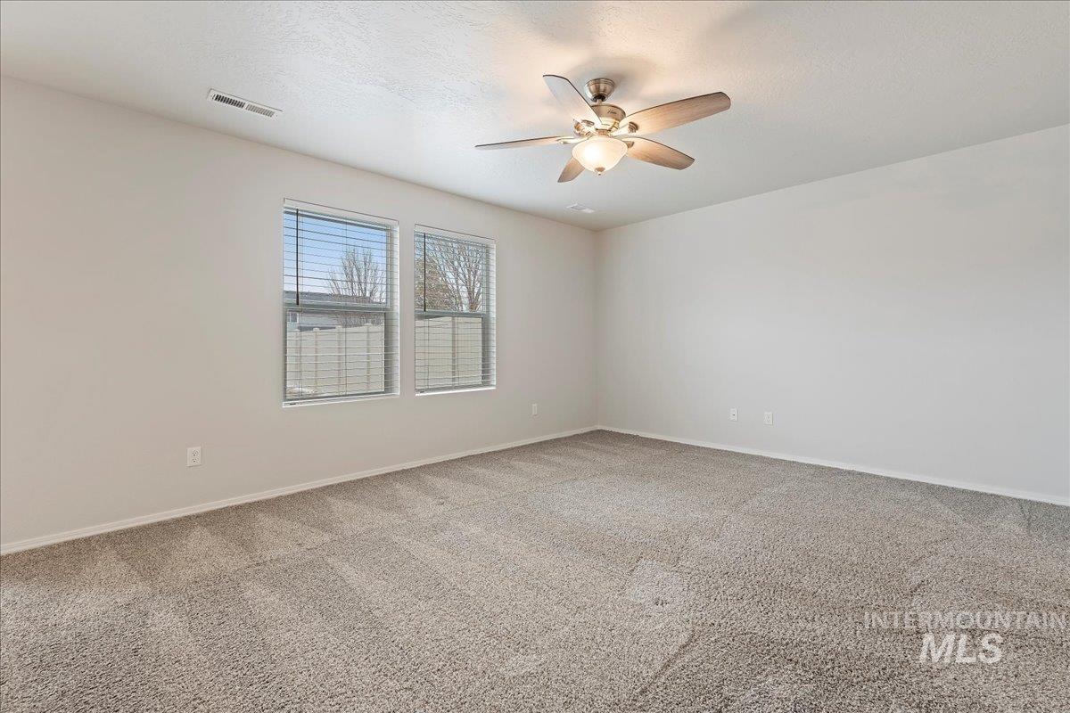 978 W Woodpine St, Meridian, Idaho 83646-6060, 3 Bedrooms, 2.5 Bathrooms, Residential For Sale, Price $384,990,MLS 98975727