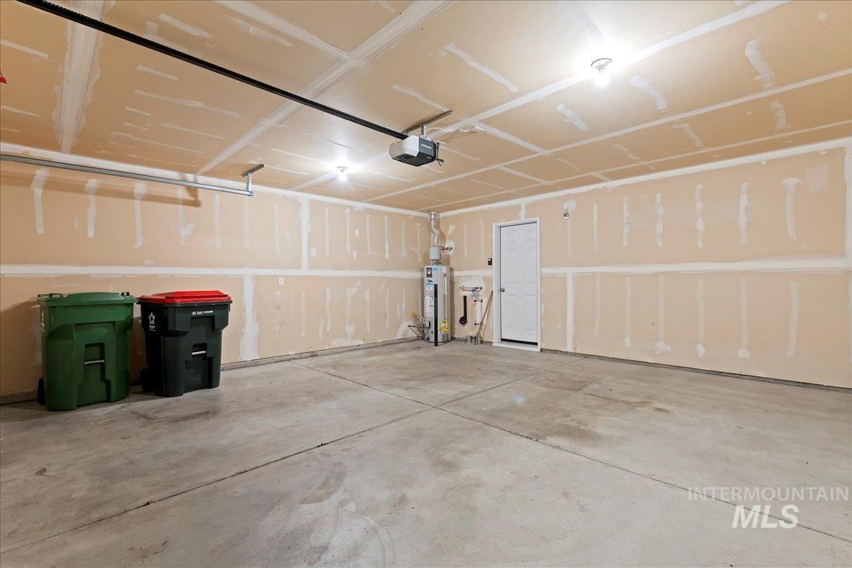 978 W Woodpine St, Meridian, Idaho 83646-6060, 3 Bedrooms, 2.5 Bathrooms, Residential For Sale, Price $384,990,MLS 98975727