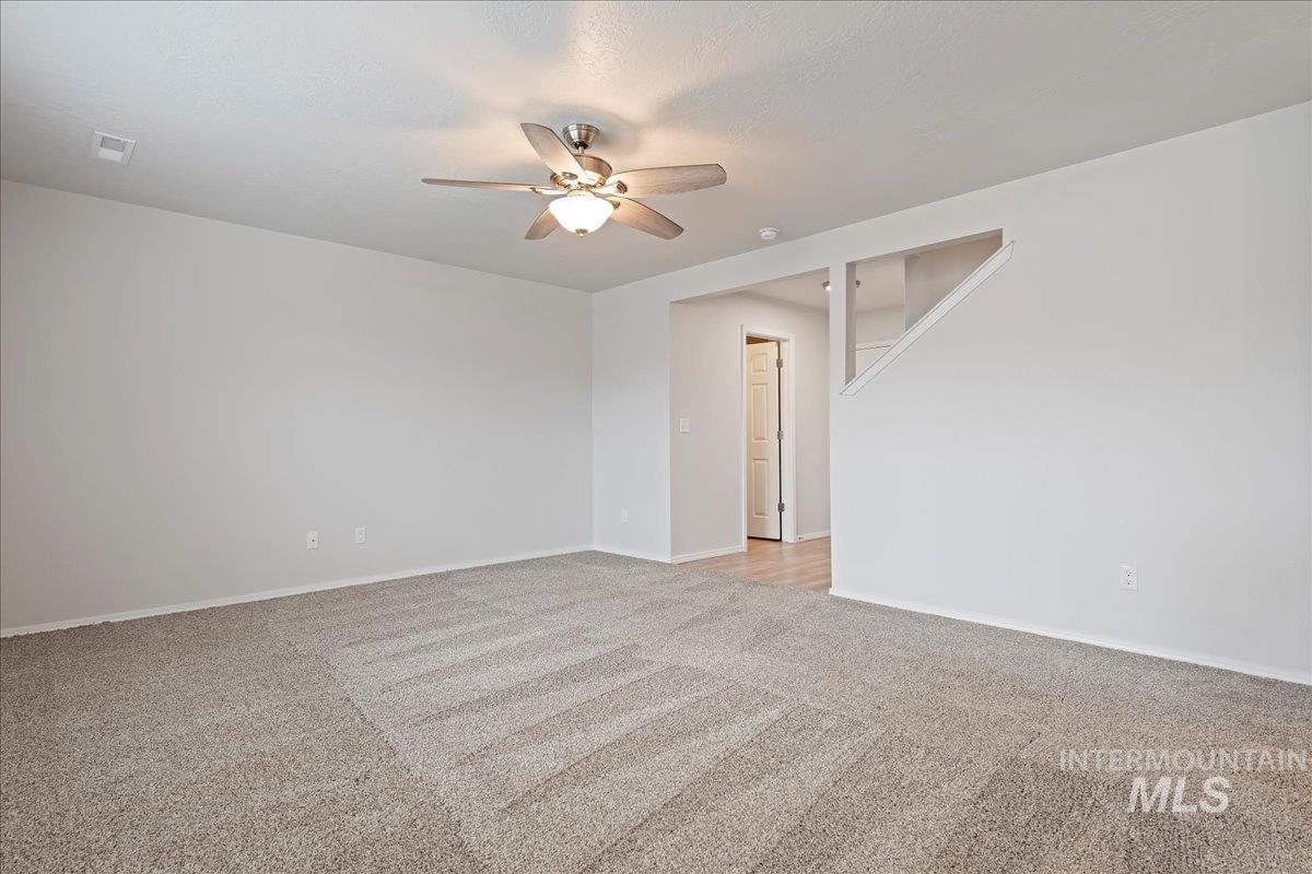 978 W Woodpine St, Meridian, Idaho 83646-6060, 3 Bedrooms, 2.5 Bathrooms, Residential For Sale, Price $384,990,MLS 98975727