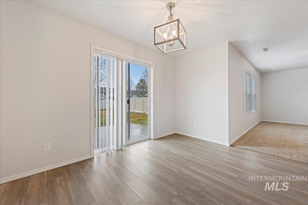 978 W Woodpine St, Meridian, Idaho 83646-6060, 3 Bedrooms, 2.5 Bathrooms, Residential For Sale, Price $384,990,MLS 98975727