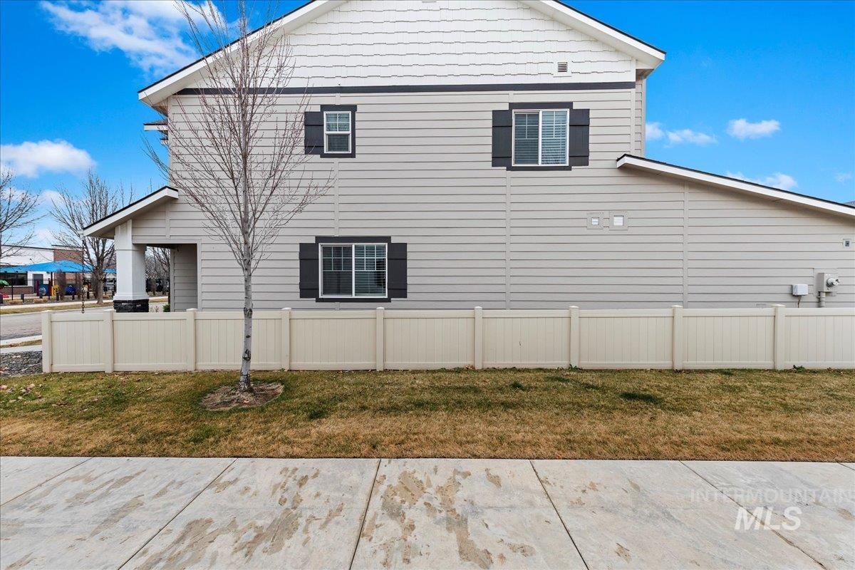2501 E Goldstone St, Meridian, Idaho 83642-5374, 2 Bedrooms, 2.5 Bathrooms, Residential For Sale, Price $349,990,MLS 98975729
