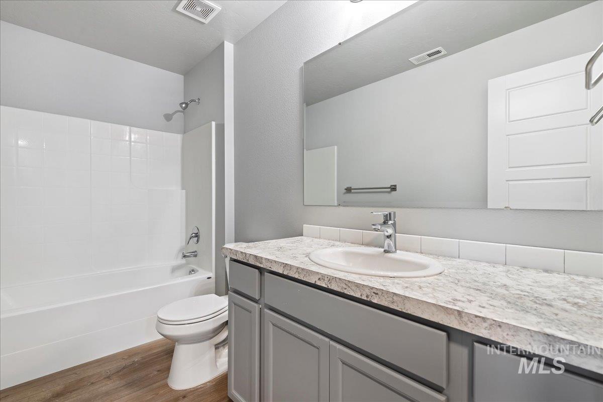 2513 E Goldstone St, Meridian, Idaho 83642-5374, 3 Bedrooms, 2.5 Bathrooms, Residential For Sale, Price $380,990,MLS 98975732