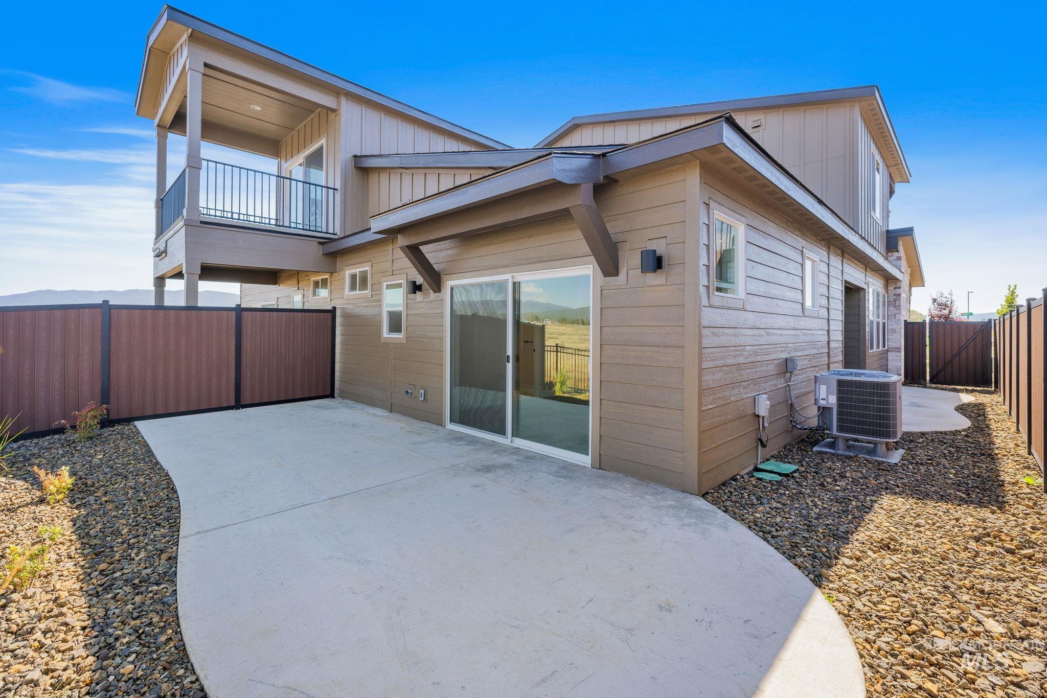 24 Bridger St, Cascade, Idaho 83611, 2 Bedrooms, 2.5 Bathrooms, Residential For Sale, Price $459,900,MLS 98975734