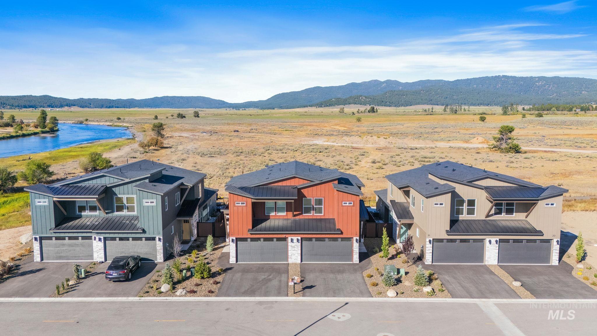 24 Bridger St, Cascade, Idaho 83611, 2 Bedrooms, 2.5 Bathrooms, Residential For Sale, Price $459,900,MLS 98975734