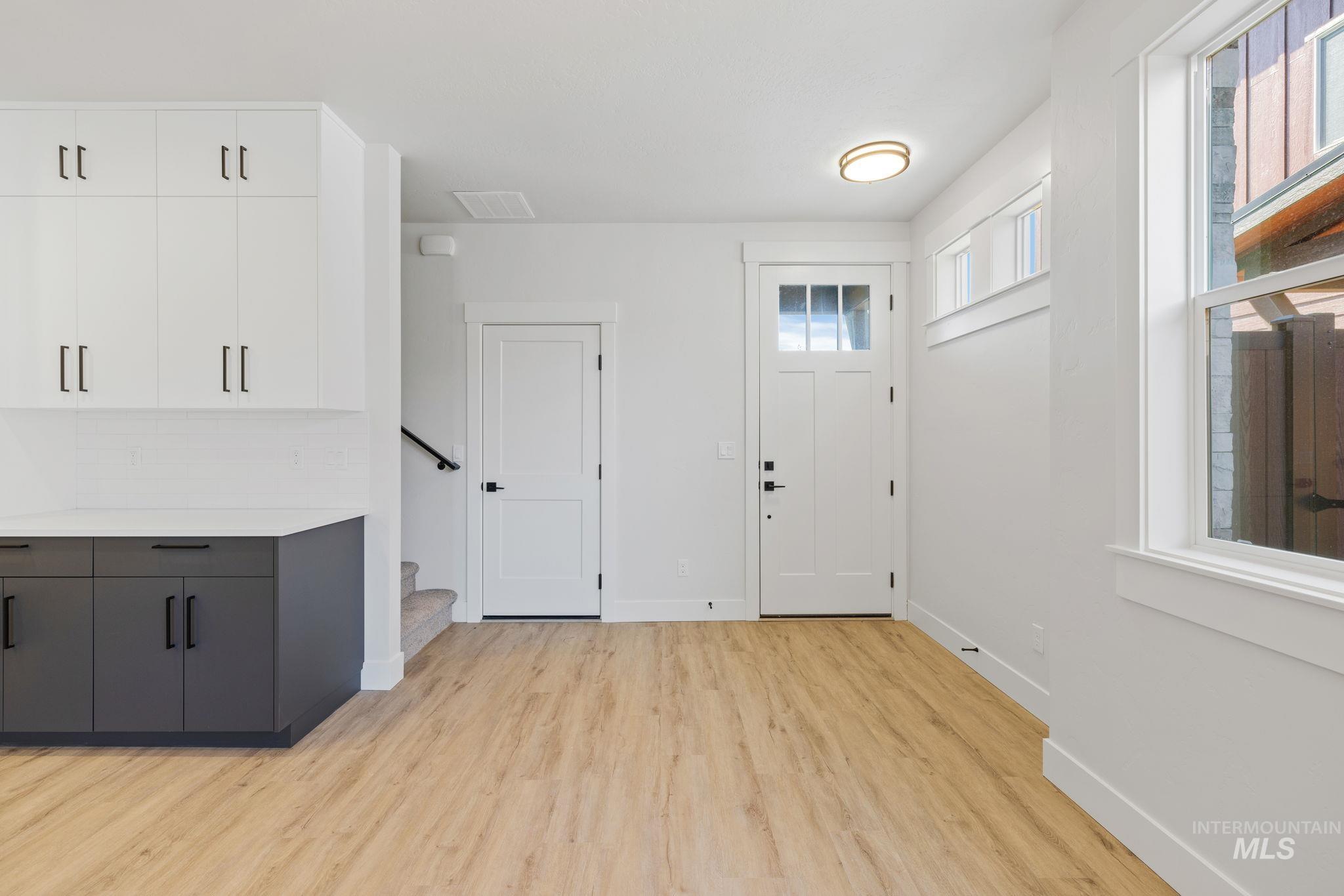 24 Bridger St, Cascade, Idaho 83611, 2 Bedrooms, 2.5 Bathrooms, Residential For Sale, Price $504,900,MLS 98975734