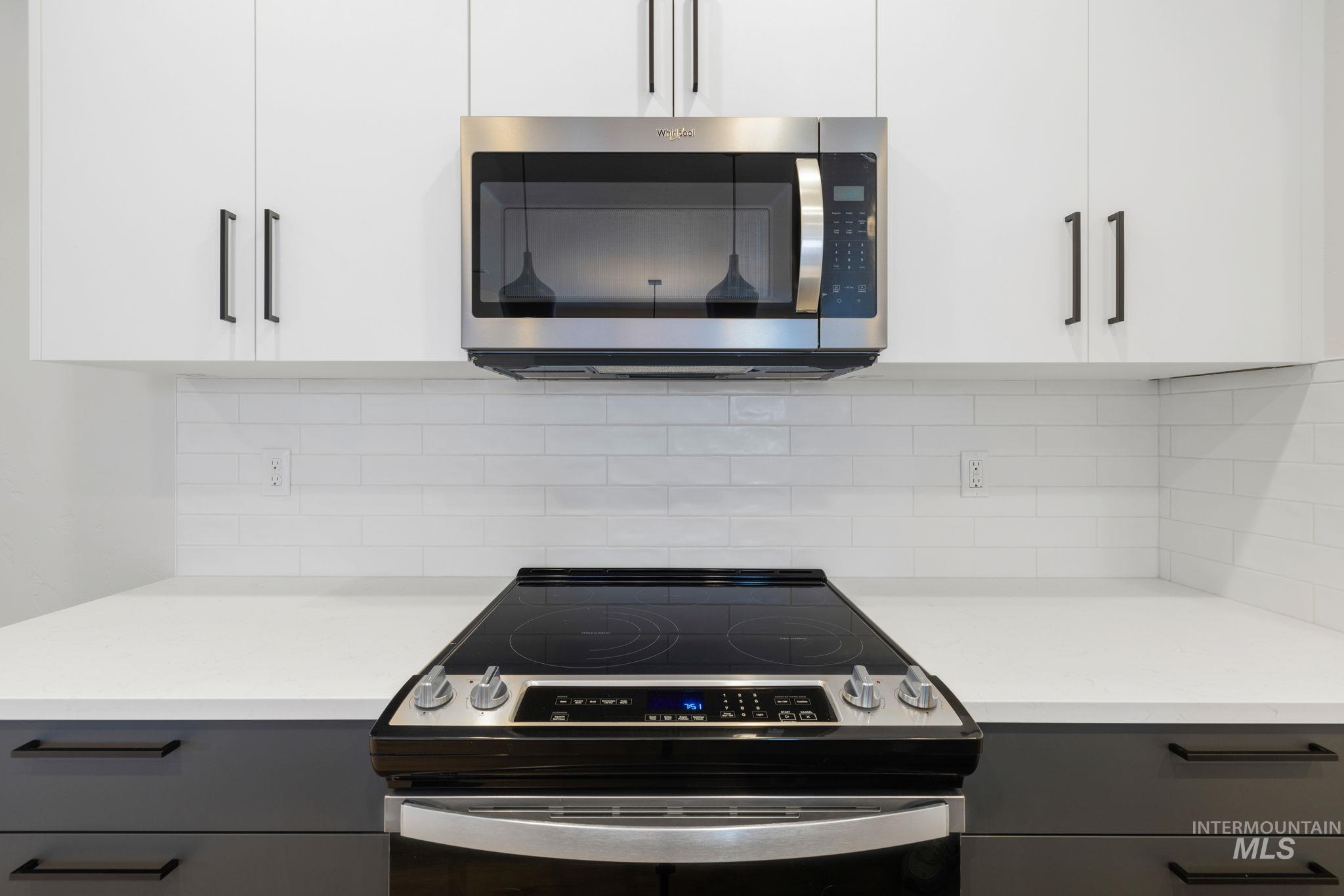 18 Ogden St, Cascade, Idaho 83611, 3 Bedrooms, 2.5 Bathrooms, Residential For Sale, Price $514,900,MLS 98975736