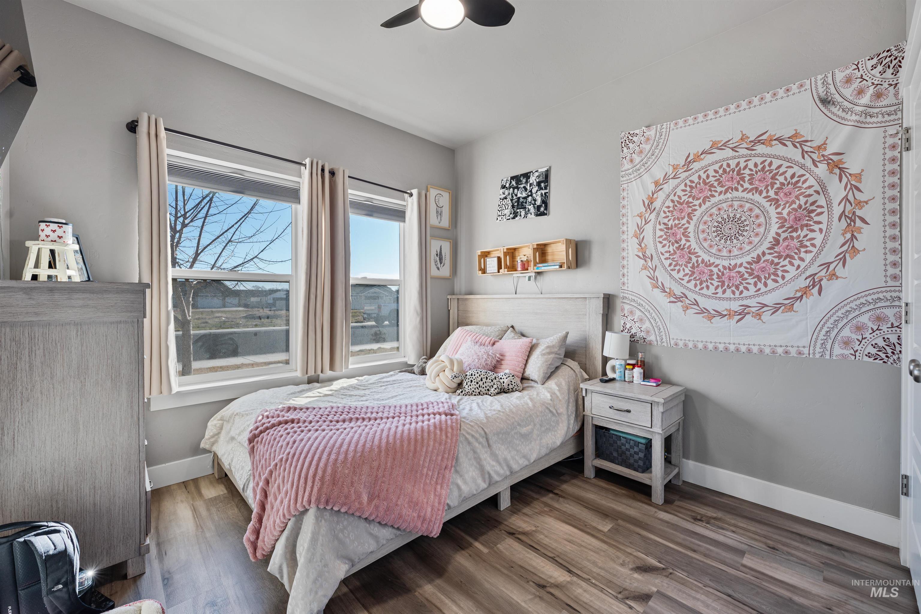 1005 Kenbrook Loop, Twin Falls, Idaho 83301, 3 Bedrooms, 2 Bathrooms, Residential For Sale, Price $489,900,MLS 98975737