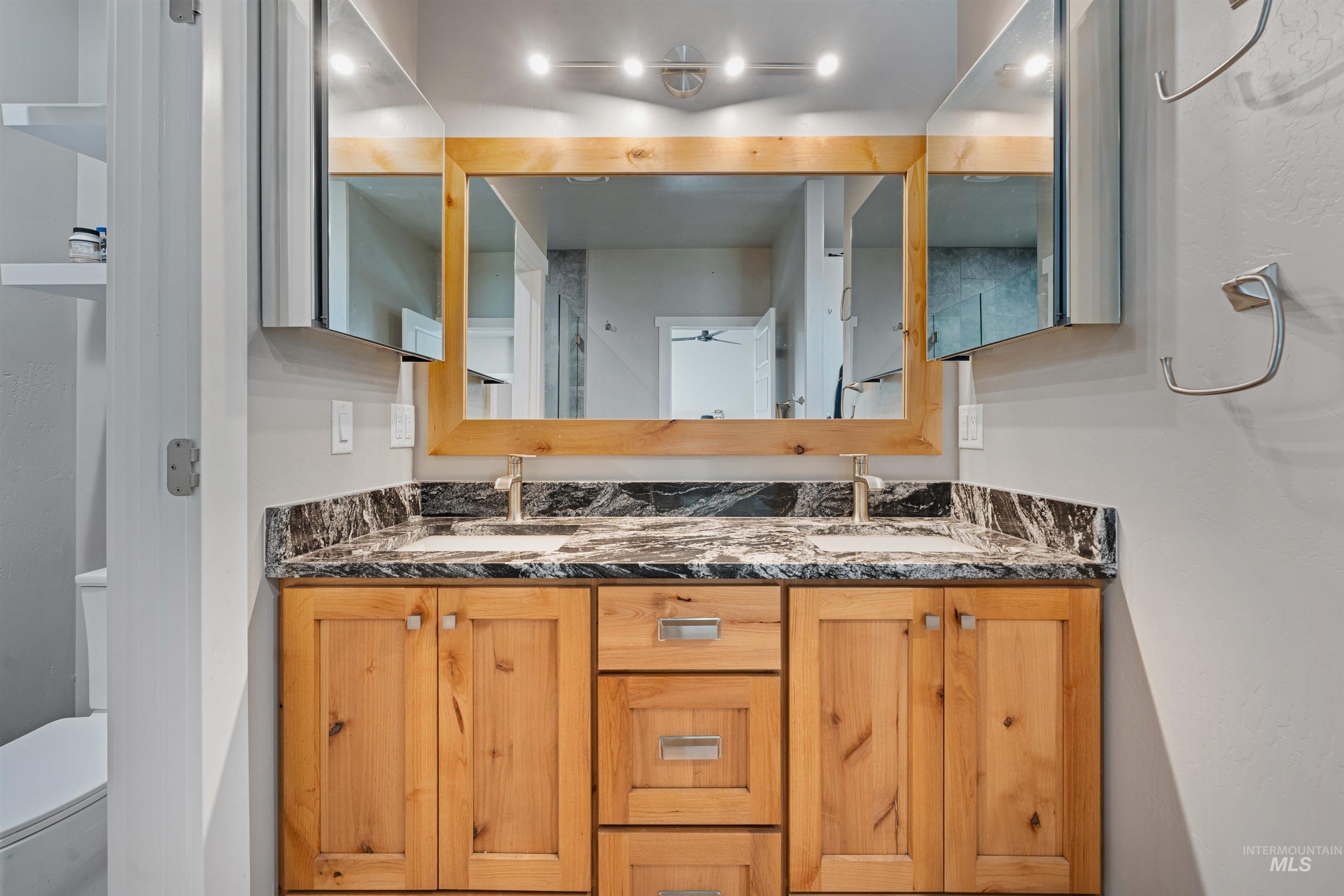 1005 Kenbrook Loop, Twin Falls, Idaho 83301, 3 Bedrooms, 2 Bathrooms, Residential For Sale, Price $489,900,MLS 98975737