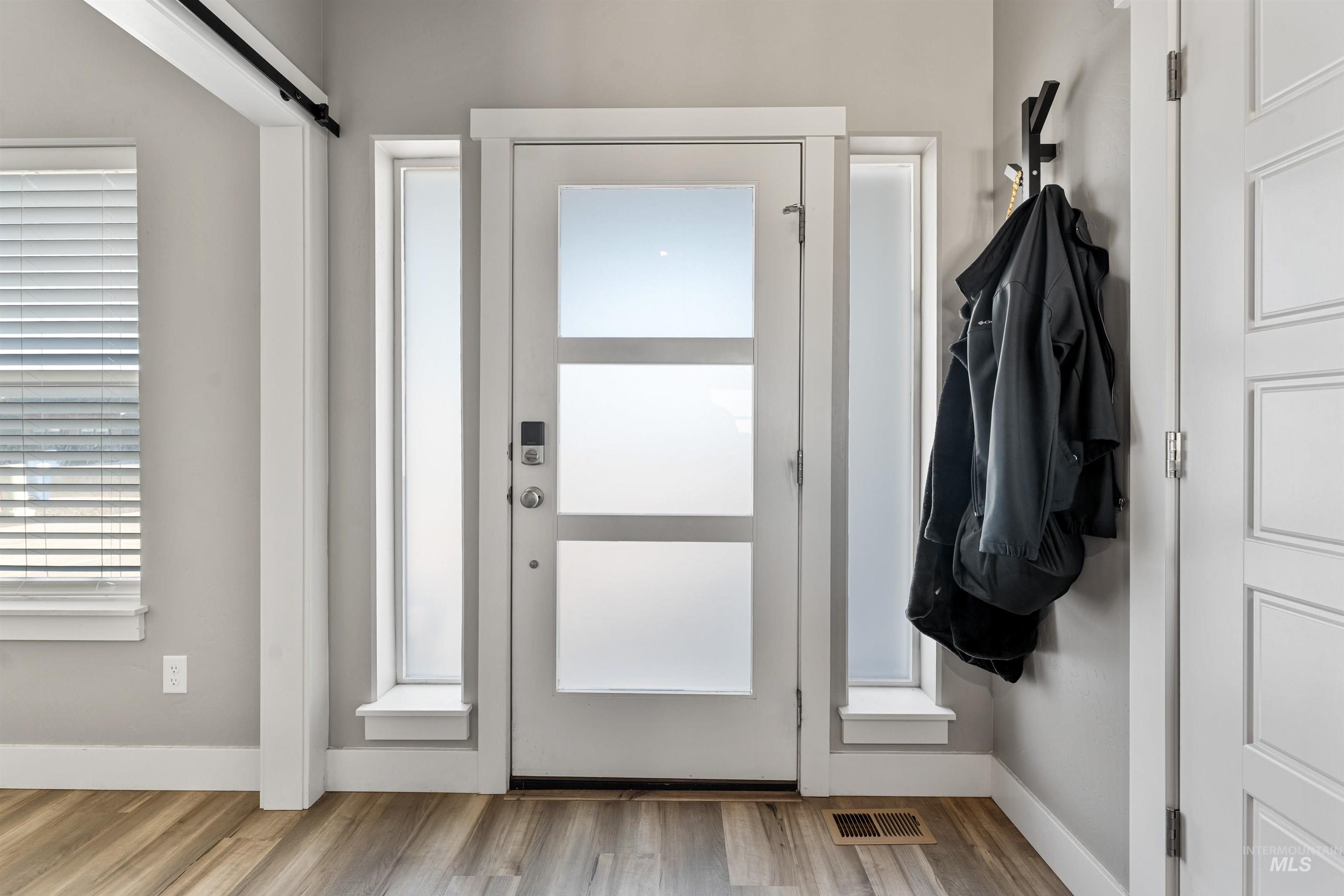 1005 Kenbrook Loop, Twin Falls, Idaho 83301, 3 Bedrooms, 2 Bathrooms, Residential For Sale, Price $489,900,MLS 98975737