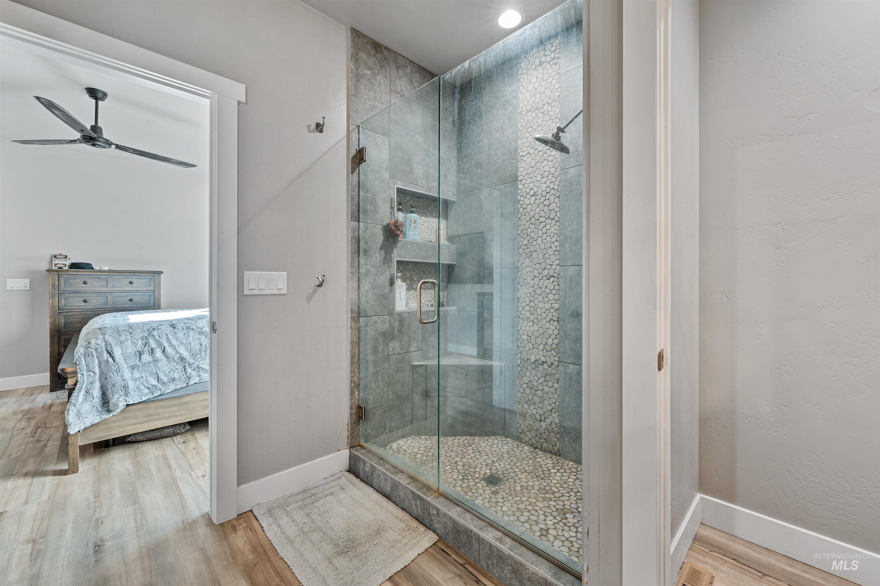 1005 Kenbrook Loop, Twin Falls, Idaho 83301, 3 Bedrooms, 2 Bathrooms, Residential For Sale, Price $489,900,MLS 98975737