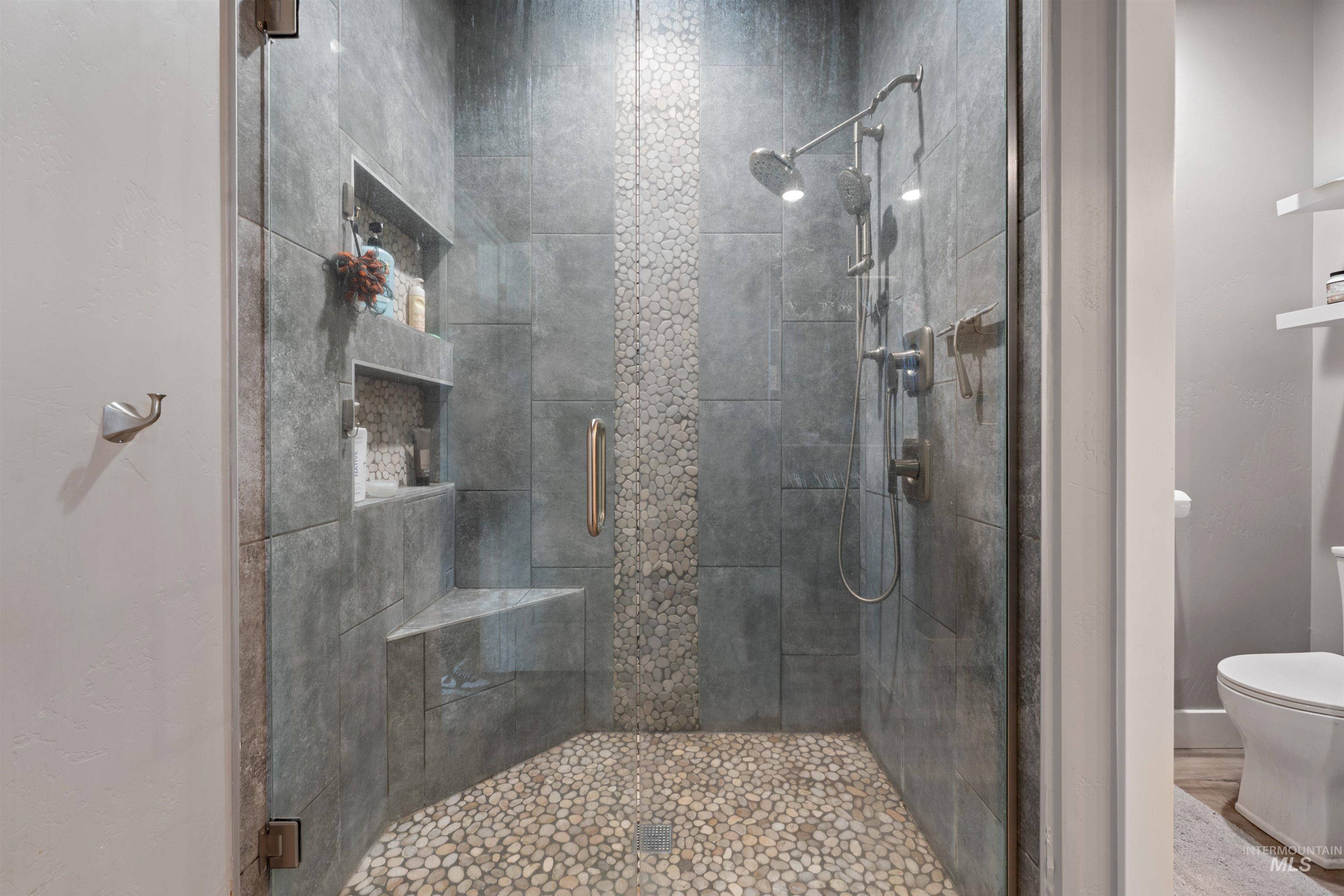 1005 Kenbrook Loop, Twin Falls, Idaho 83301, 3 Bedrooms, 2 Bathrooms, Residential For Sale, Price $489,900,MLS 98975737