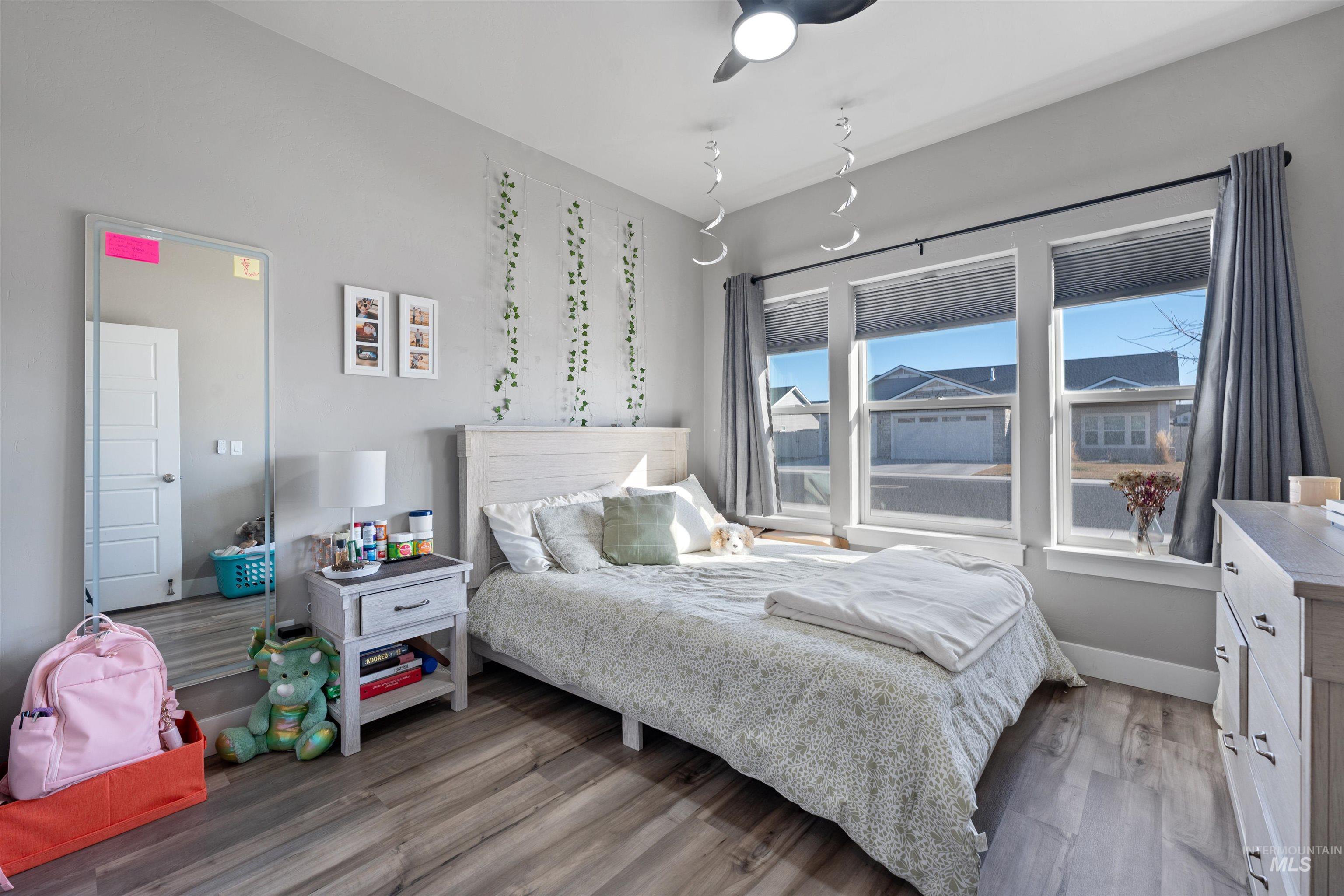 1005 Kenbrook Loop, Twin Falls, Idaho 83301, 3 Bedrooms, 2 Bathrooms, Residential For Sale, Price $489,900,MLS 98975737