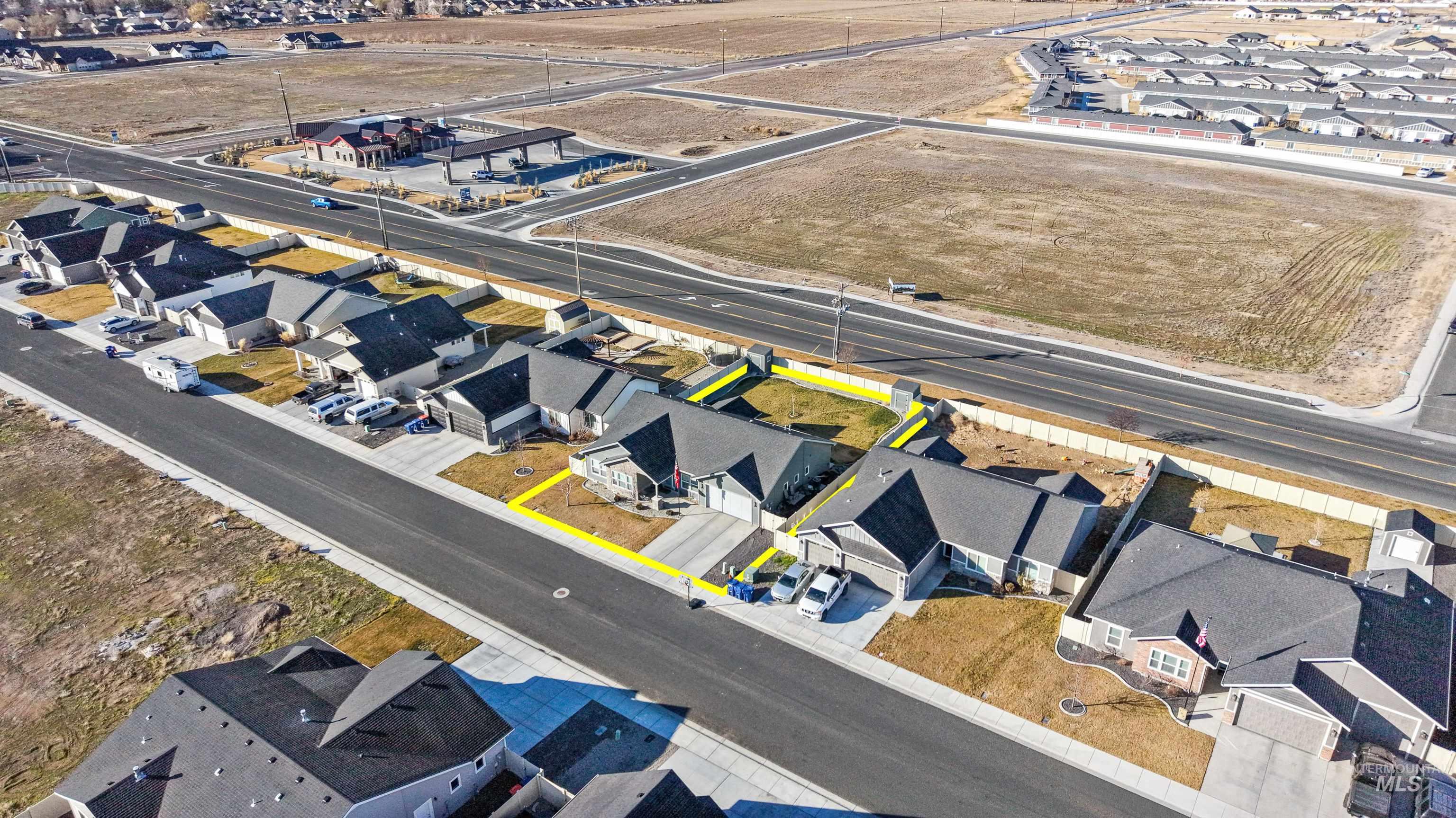 1005 Kenbrook Loop, Twin Falls, Idaho 83301, 3 Bedrooms, 2 Bathrooms, Residential For Sale, Price $489,900,MLS 98975737