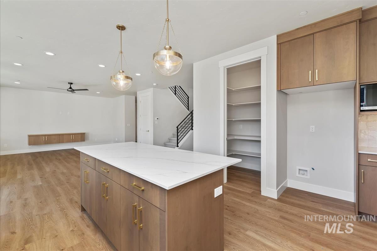 527 Hidden Mill Ct, Middleton, Idaho 83644, 4 Bedrooms, 3 Bathrooms, Residential For Sale, Price $624,900,MLS 98975739