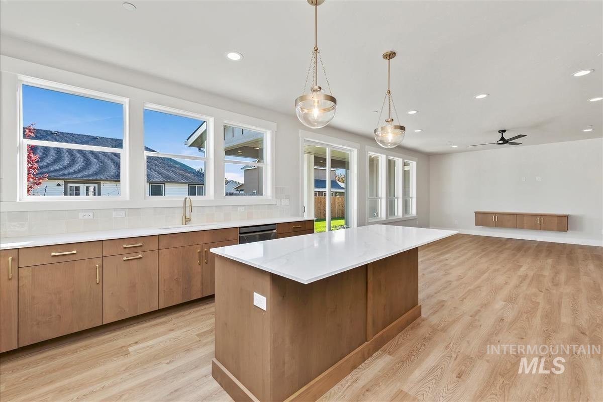 527 Hidden Mill Ct, Middleton, Idaho 83644, 4 Bedrooms, 3 Bathrooms, Residential For Sale, Price $624,900,MLS 98975739