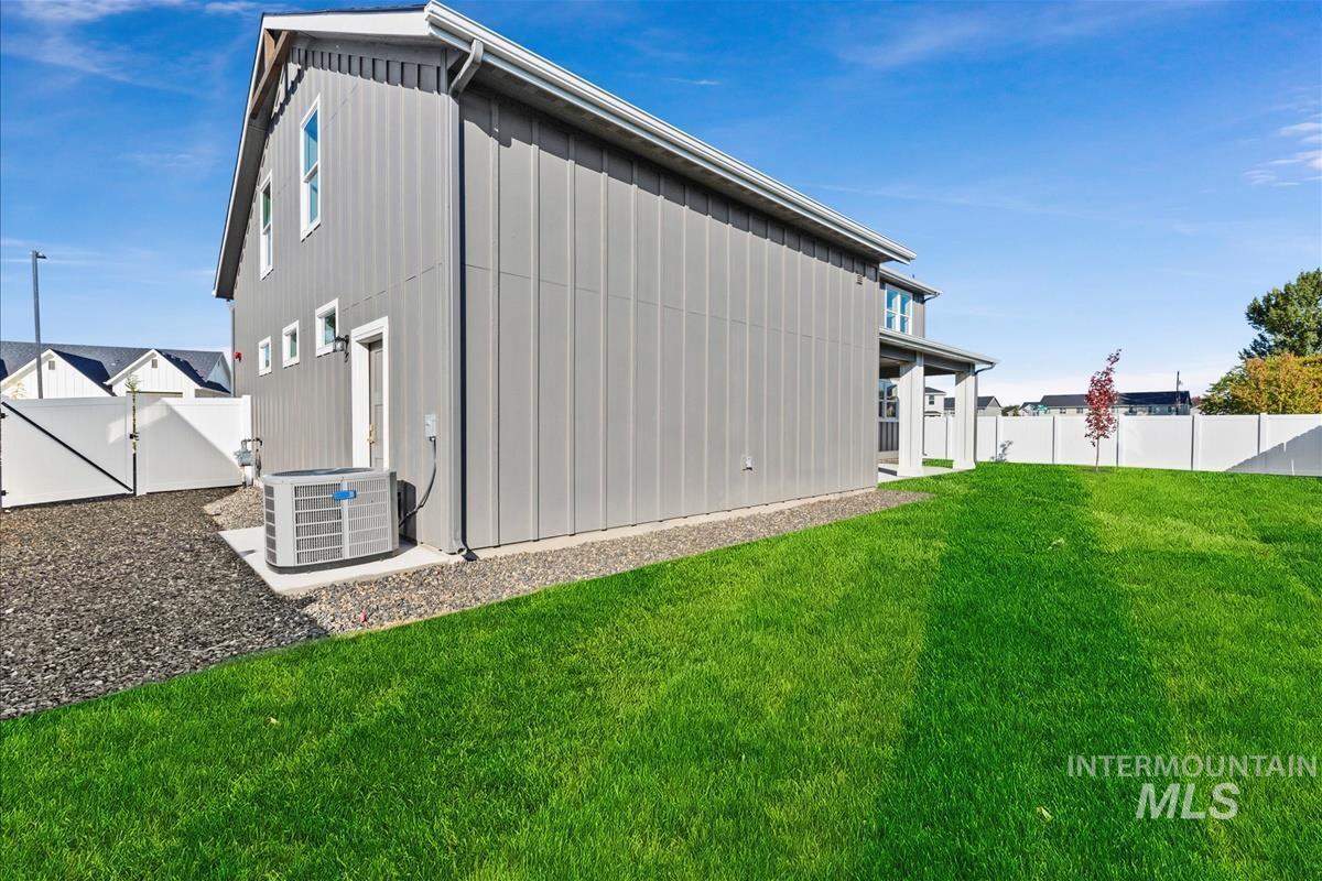 527 Hidden Mill Ct, Middleton, Idaho 83644, 4 Bedrooms, 3 Bathrooms, Residential For Sale, Price $624,900,MLS 98975739