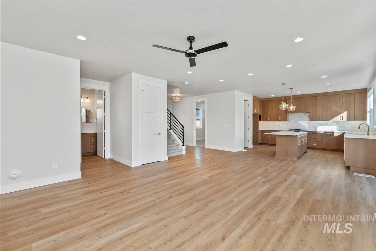 527 Hidden Mill Ct, Middleton, Idaho 83644, 4 Bedrooms, 3 Bathrooms, Residential For Sale, Price $624,900,MLS 98975739