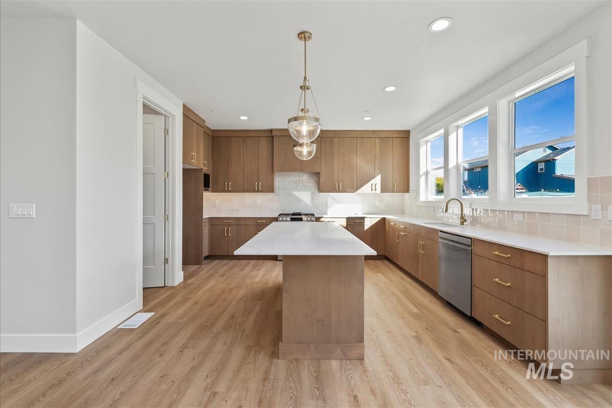 527 Hidden Mill Ct, Middleton, Idaho 83644, 4 Bedrooms, 3 Bathrooms, Residential For Sale, Price $624,900,MLS 98975739