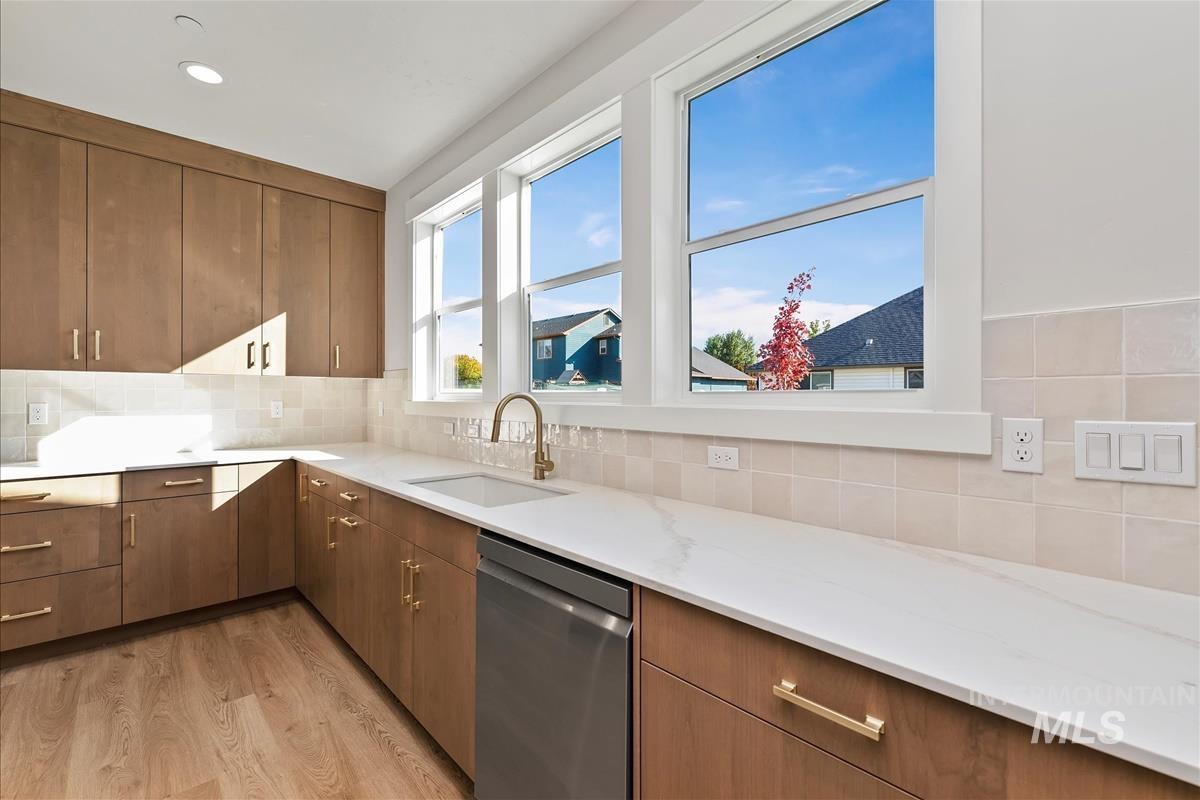 527 Hidden Mill Ct, Middleton, Idaho 83644, 4 Bedrooms, 3 Bathrooms, Residential For Sale, Price $624,900,MLS 98975739