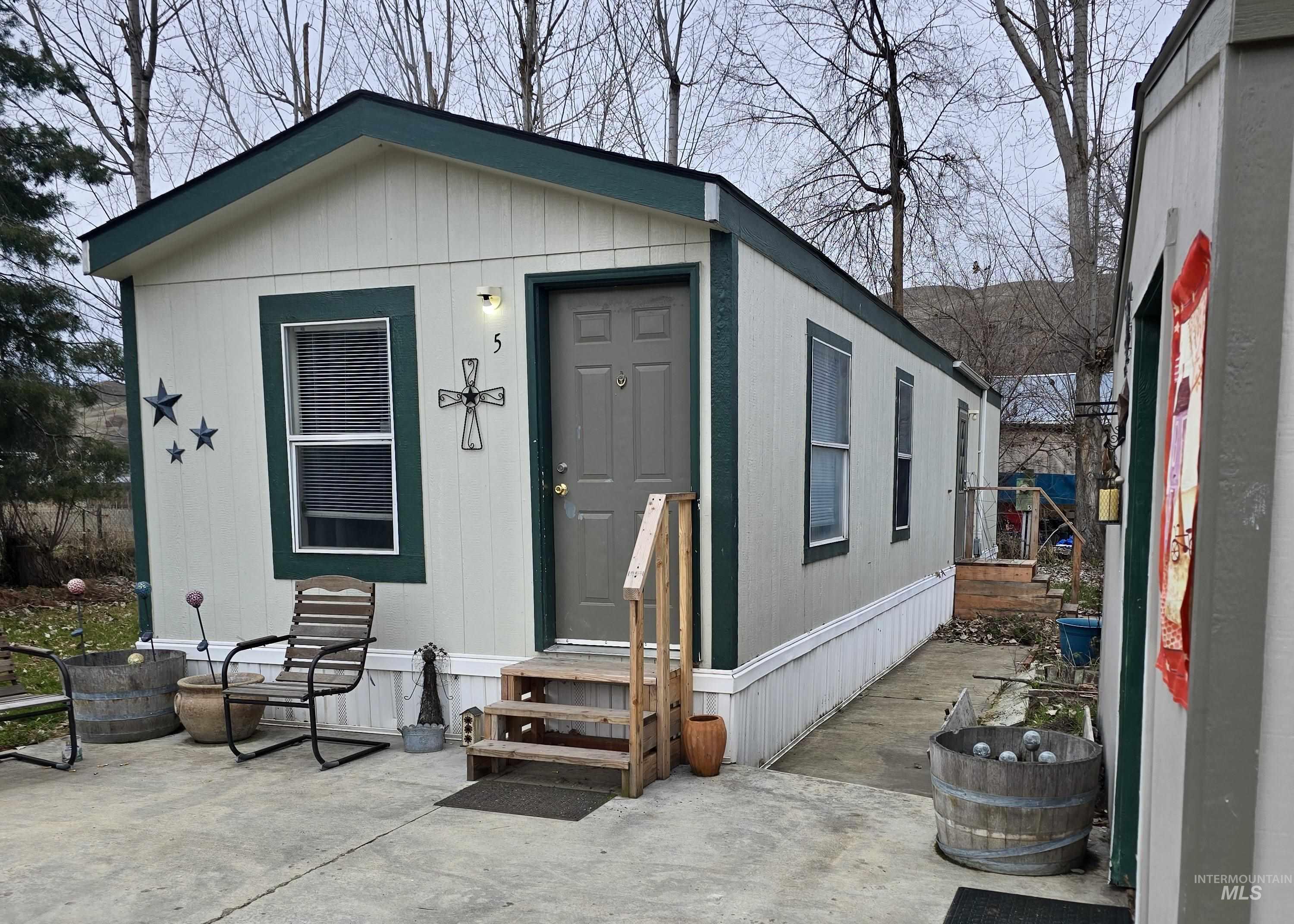 109 Adams St., Horseshoe Bend, Idaho 83629, 2 Bedrooms, 1 Bathroom, Residential Income For Sale, Price $749,900, 98975745