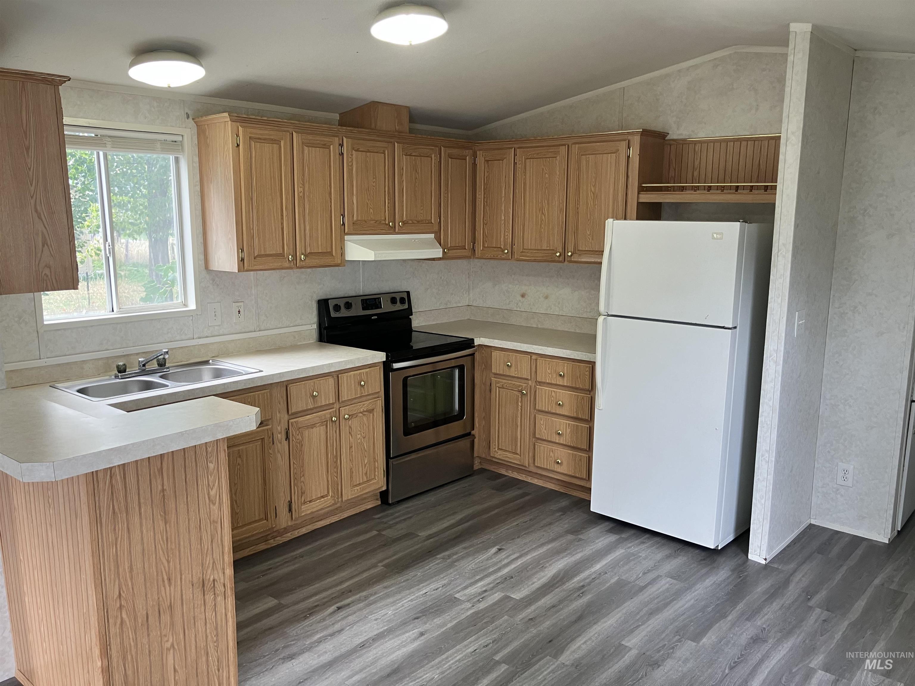 109 Adams St., Horseshoe Bend, Idaho 83629, 2 Bedrooms, 1 Bathroom, Residential Income For Sale, Price $749,900, 98975745