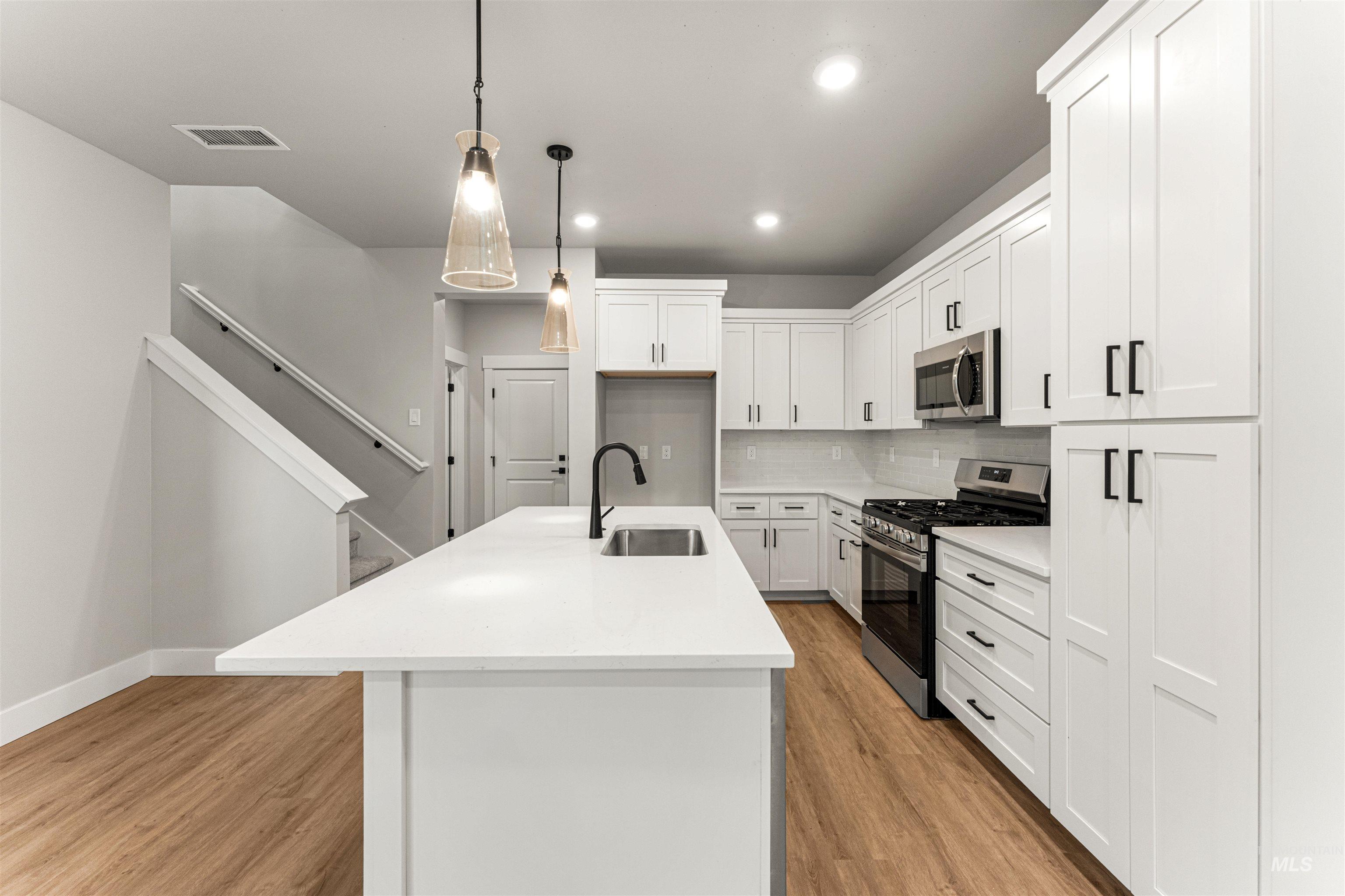 161 S Quincannon Ave., Star, Idaho 83669, 3 Bedrooms, 2.5 Bathrooms, Residential For Sale, Price $415,990,MLS 98975752