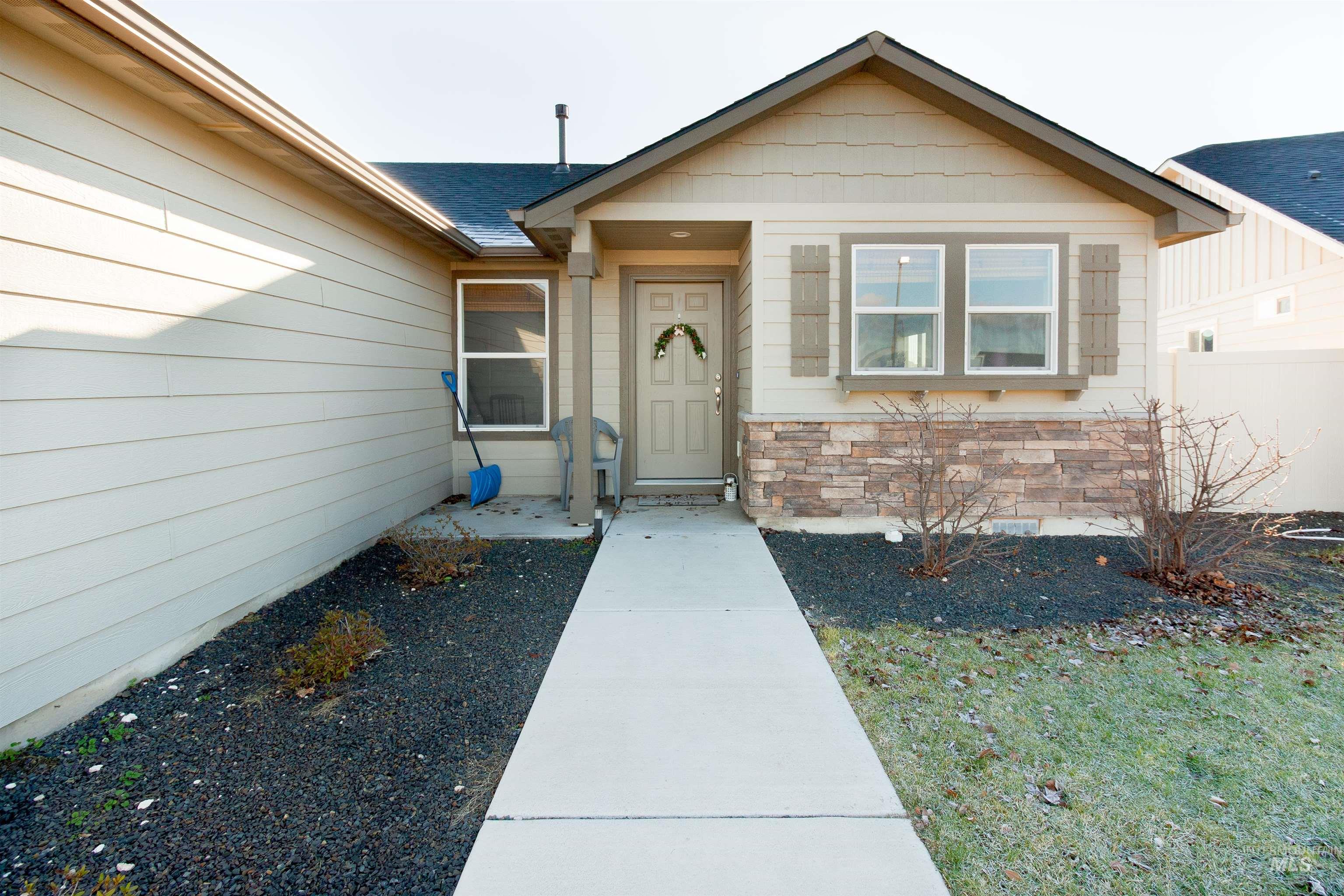1847 E Mesa Falls St, Kuna, Idaho 83634, 3 Bedrooms, 2 Bathrooms, Residential For Sale, Price $375,000,MLS 98975753