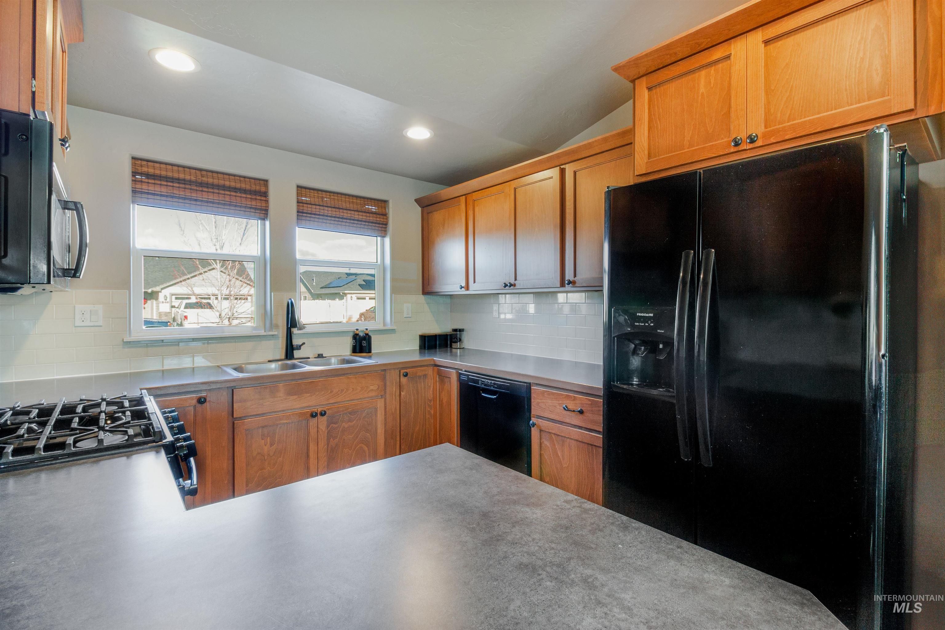 1847 E Mesa Falls St, Kuna, Idaho 83634, 3 Bedrooms, 2 Bathrooms, Residential For Sale, Price $375,000,MLS 98975753