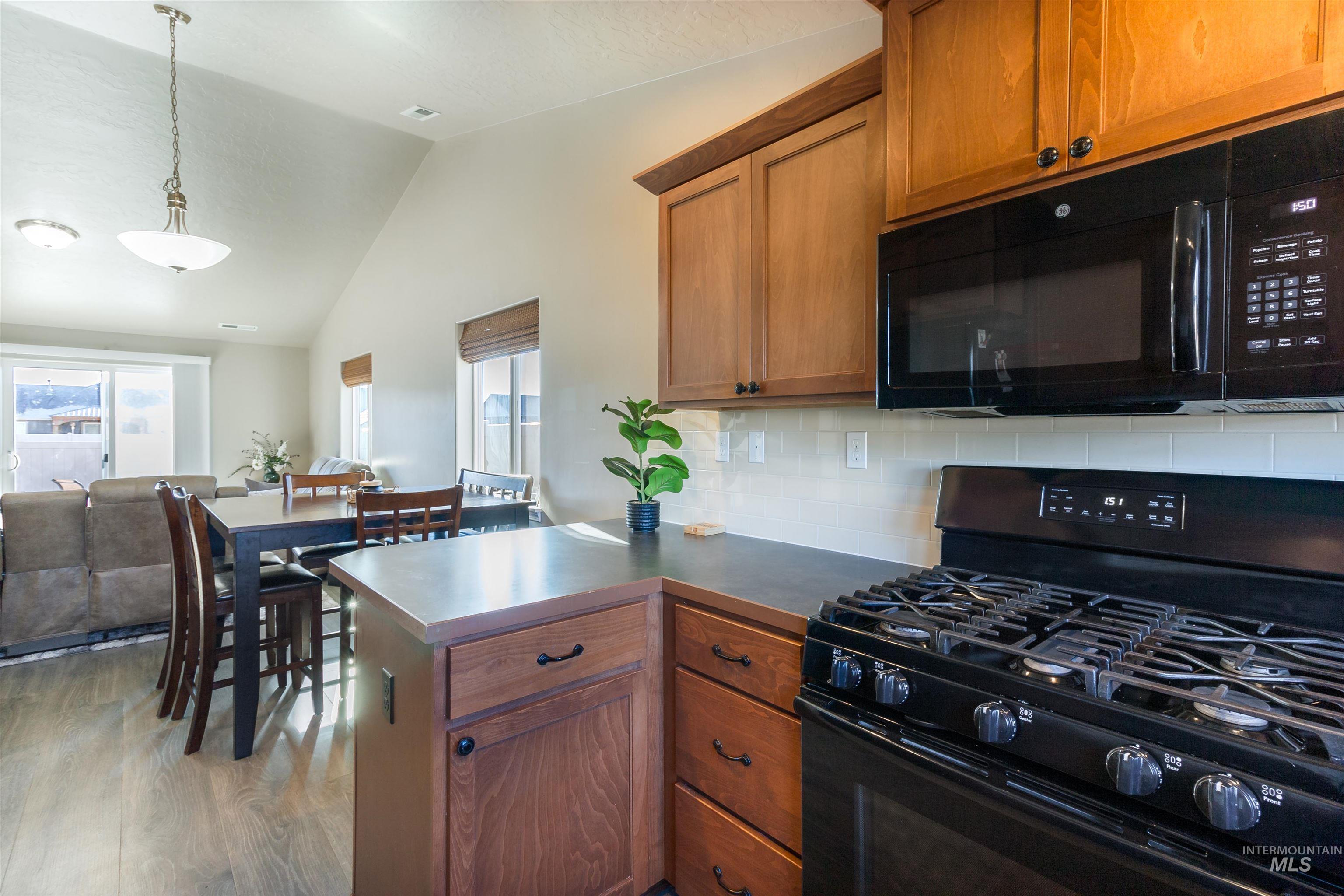 1847 E Mesa Falls St, Kuna, Idaho 83634, 3 Bedrooms, 2 Bathrooms, Residential For Sale, Price $375,000,MLS 98975753