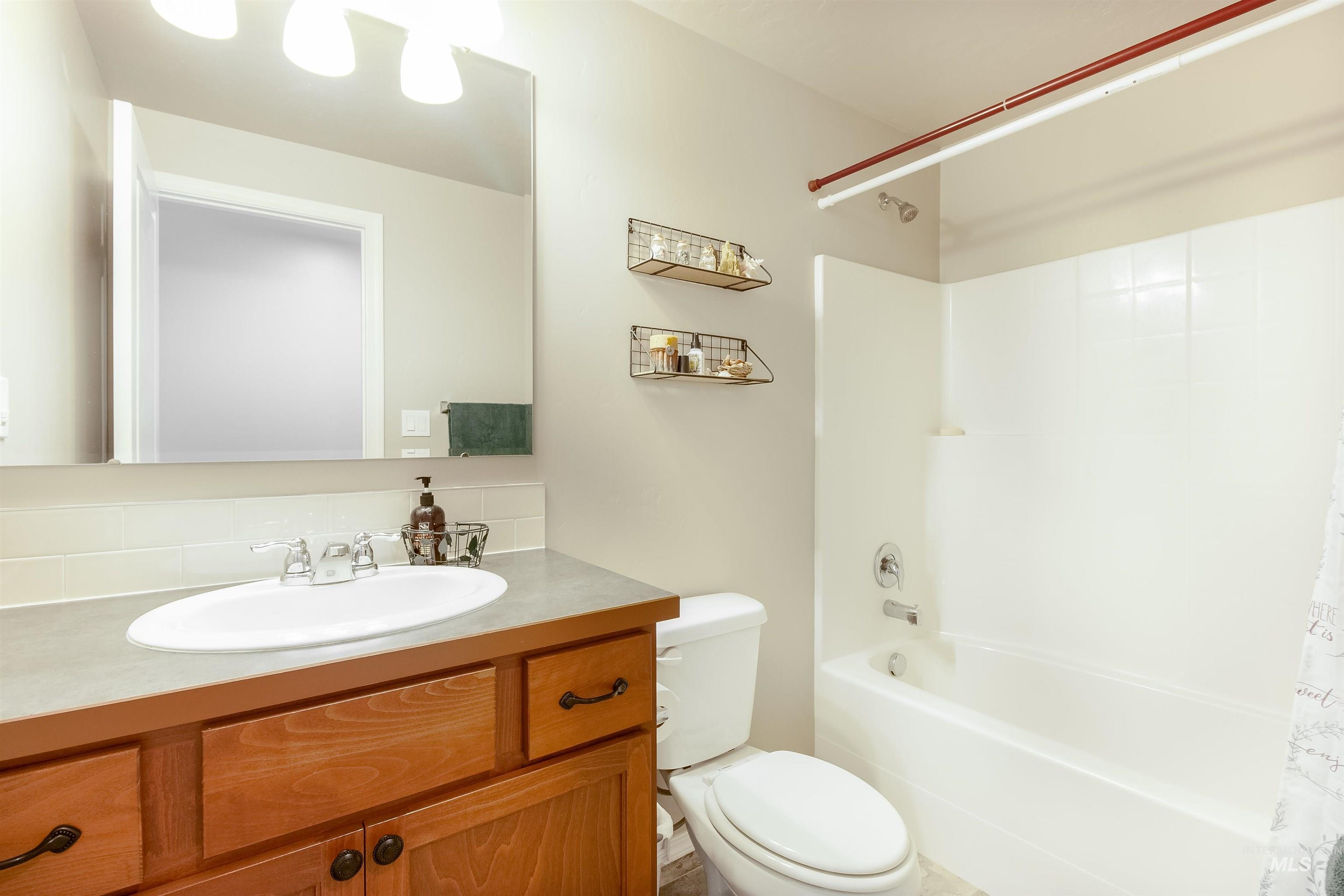 1847 E Mesa Falls St, Kuna, Idaho 83634, 3 Bedrooms, 2 Bathrooms, Residential For Sale, Price $375,000,MLS 98975753